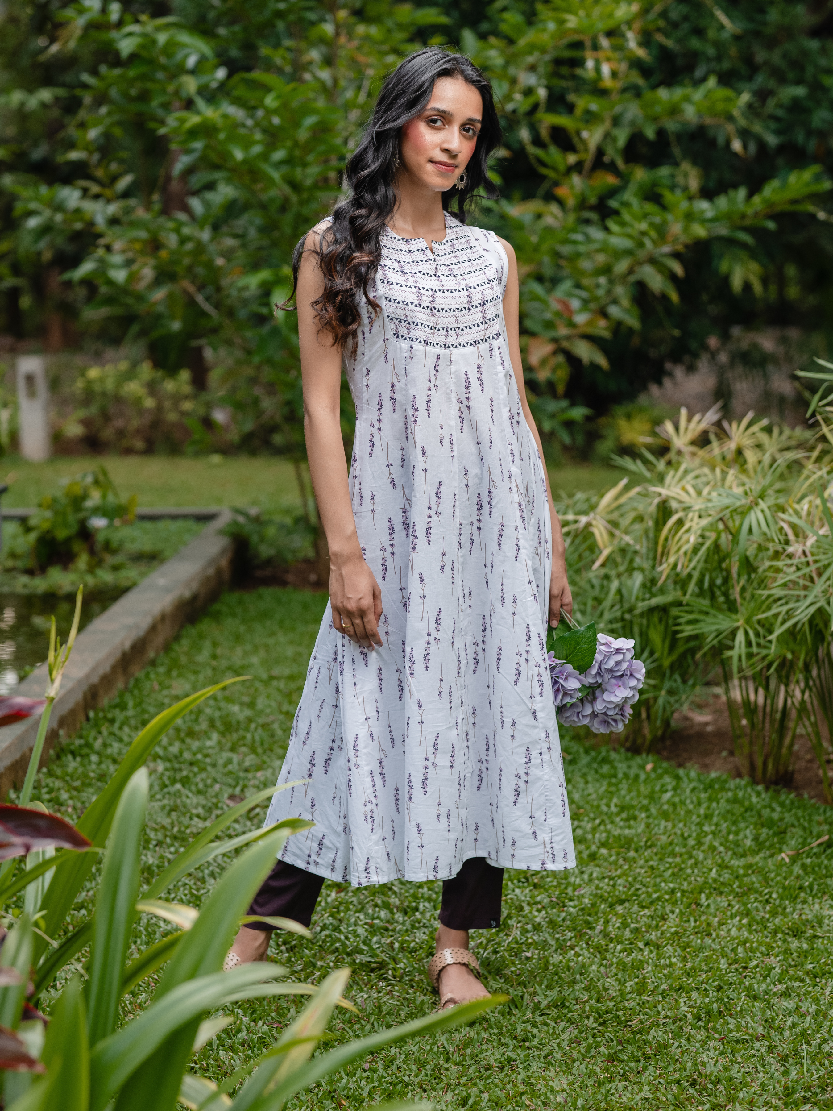 White And Purple Cotton Printed Flared Kali Cut Sleeve Less Kurti With Embroidery