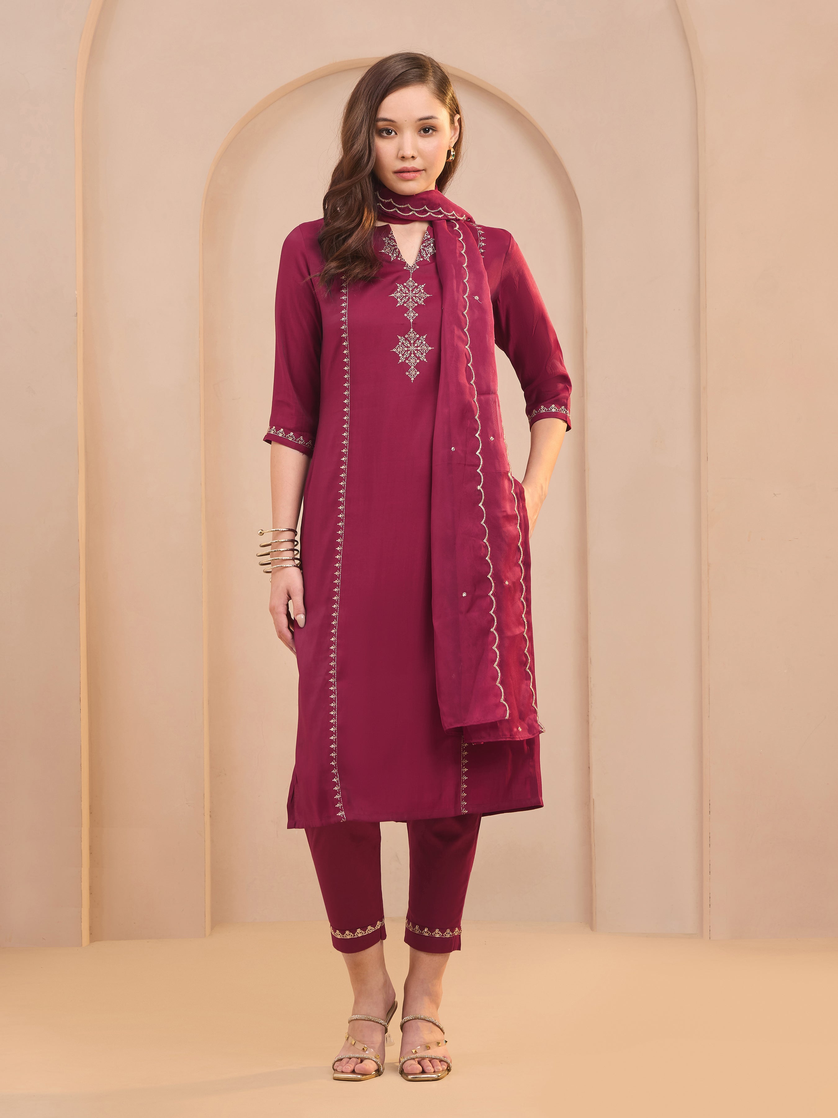 Majenta Viscose Blend Kurti Set & Dupatta With Sequins Embroidery