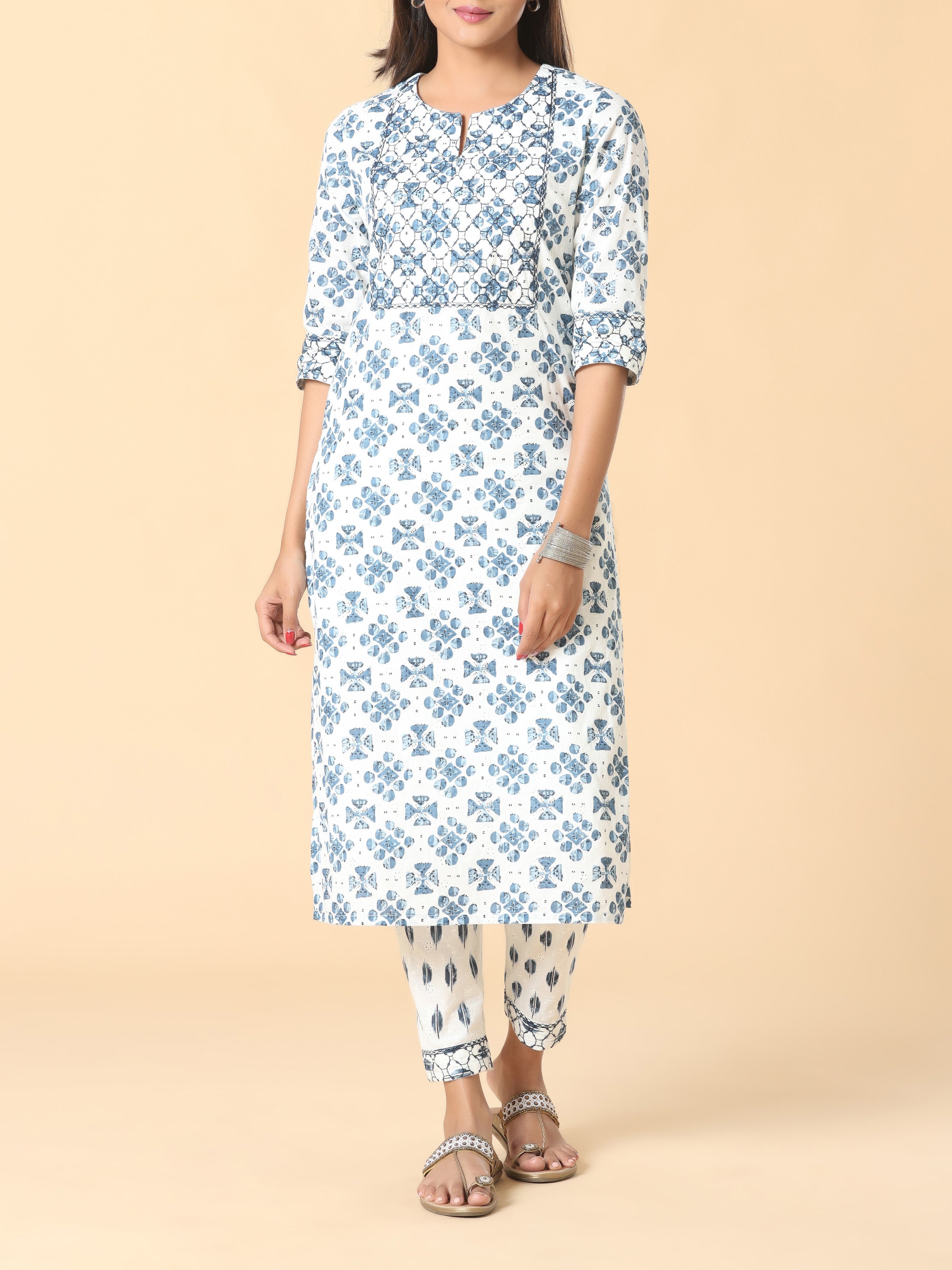 Multi Color Cotton Schiffli Printed Kurti With Bottom