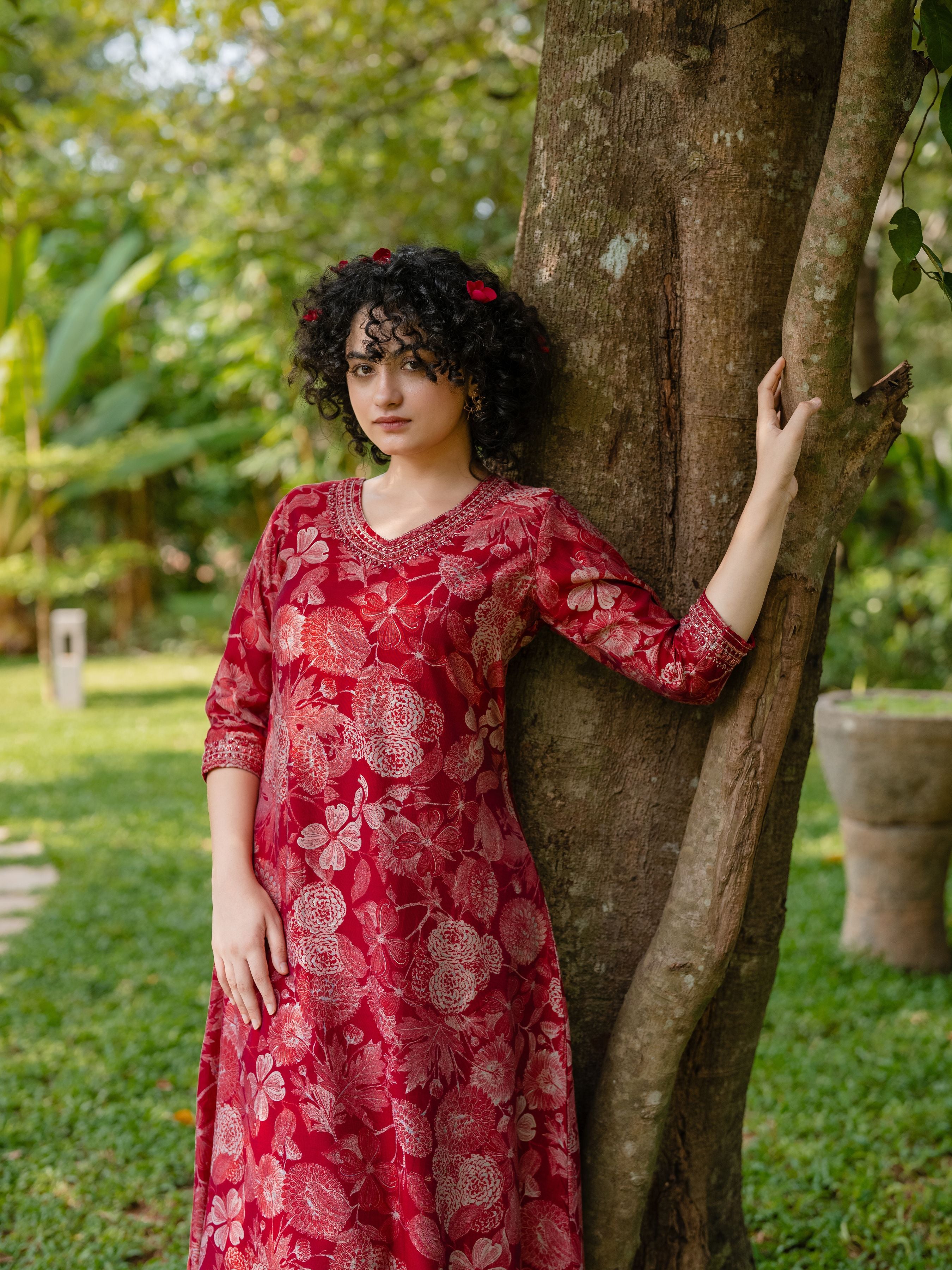 Majenta Modal Chanderi Floral Printed Kurti Set With Hand Work