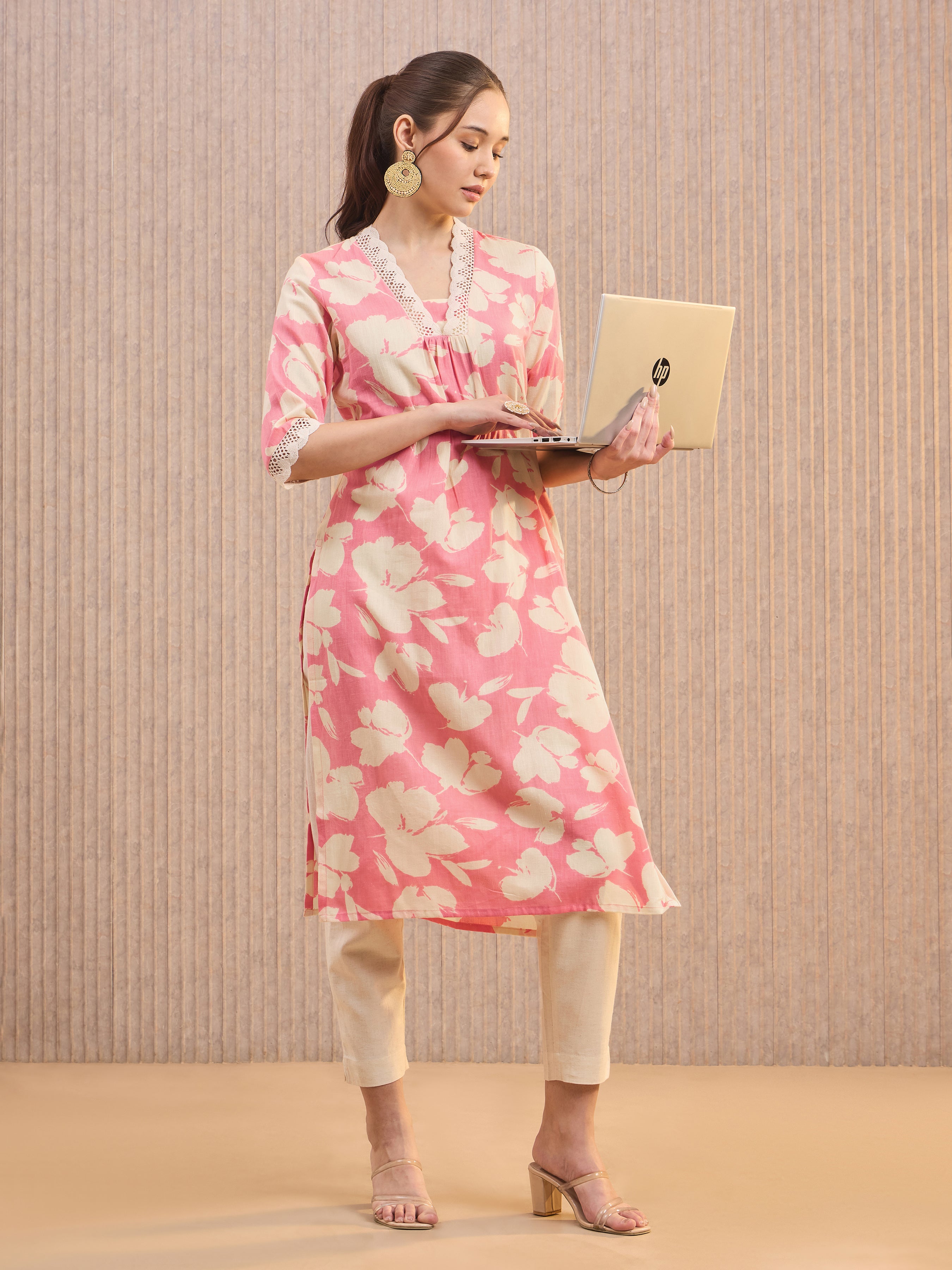 Pink Cotton Flax Printed Kurti With Lace Detailing