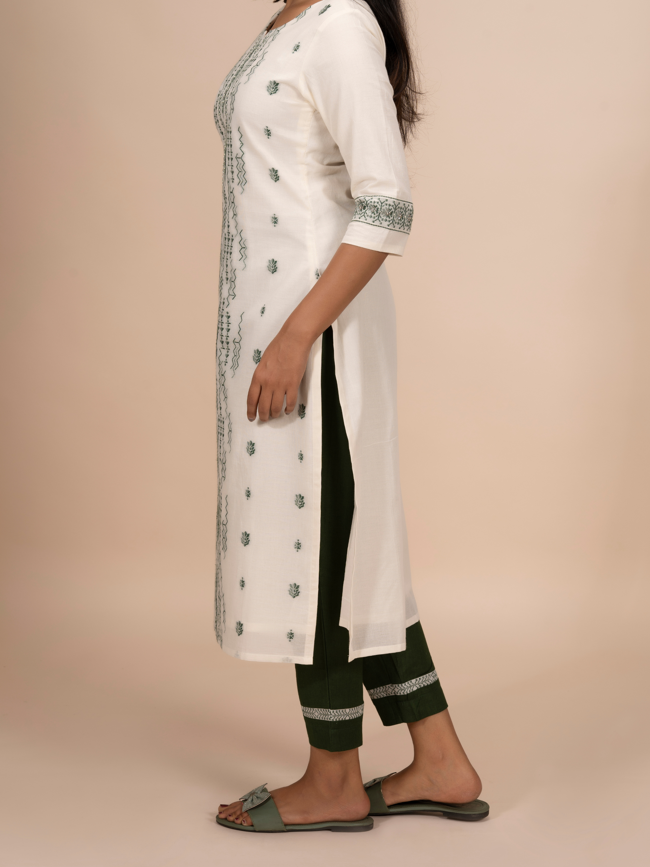 Off-White Modal Chanderi Kurti With Embroidery And Sequence Work