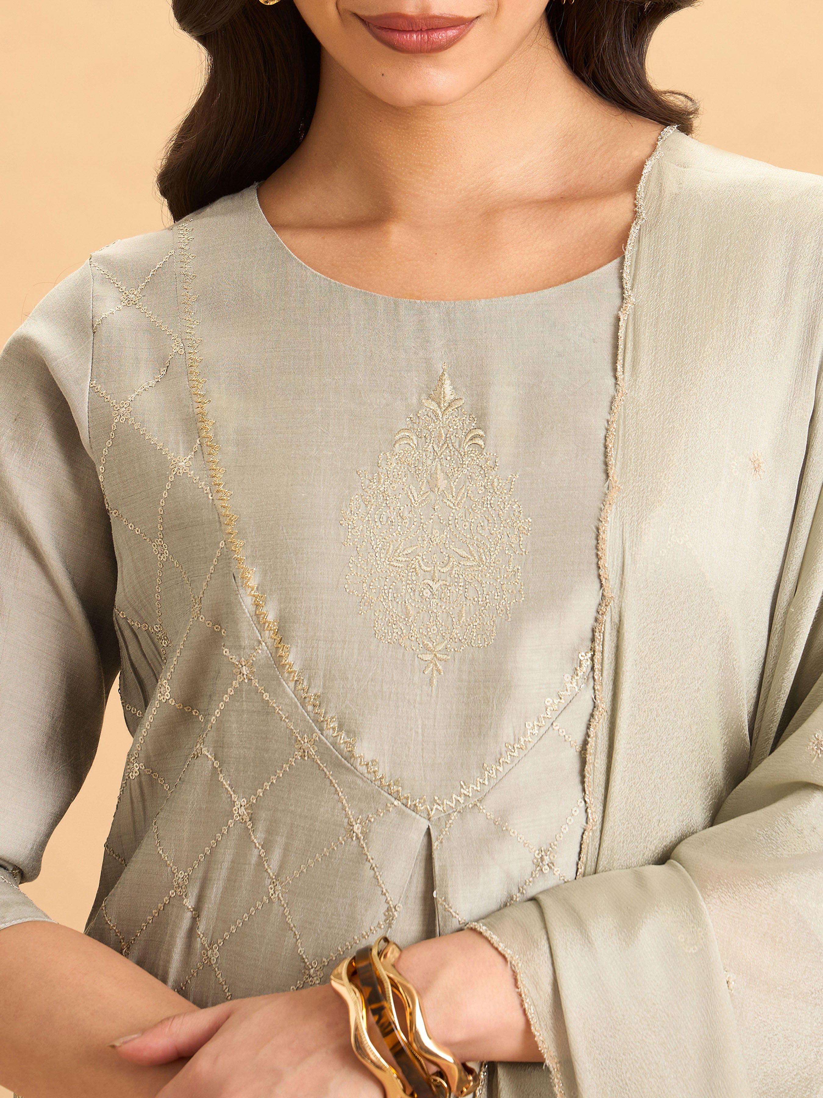 Pale Green Viscose Plain Kurta Set With Duppatta And Sequence Embroidery