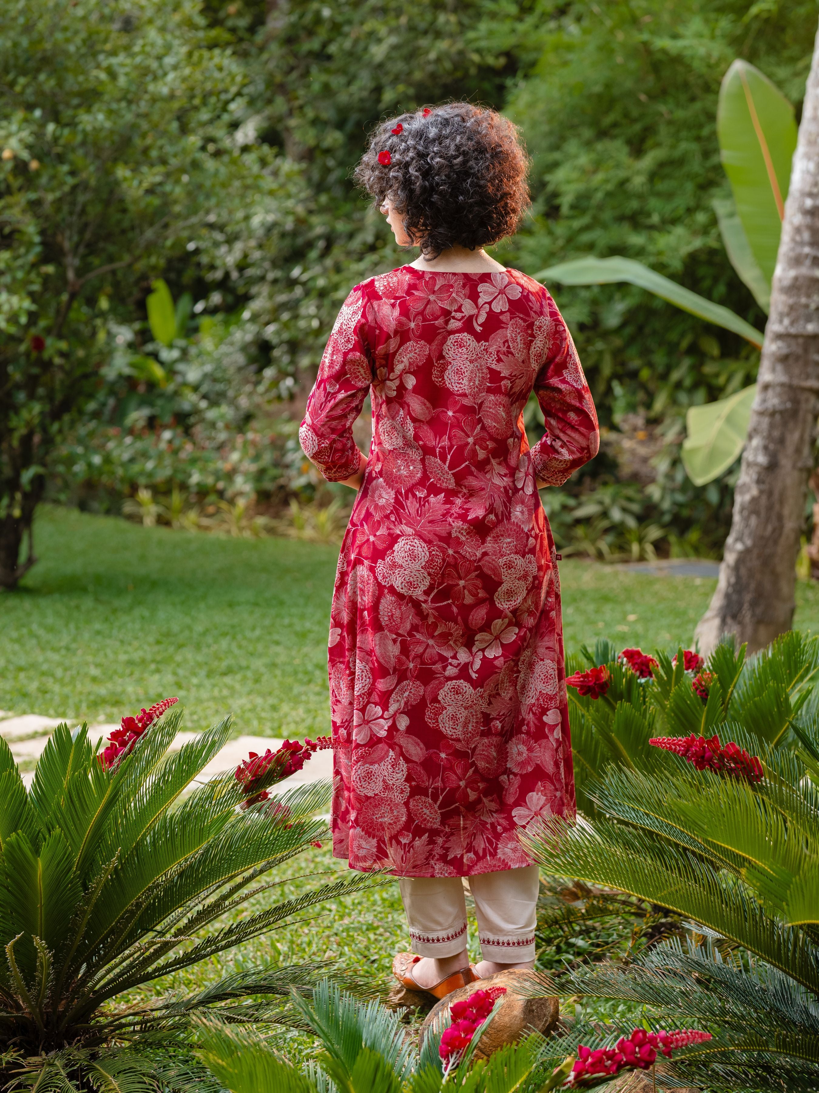 Majenta Modal Chanderi Floral Printed Kurti Set With Hand Work
