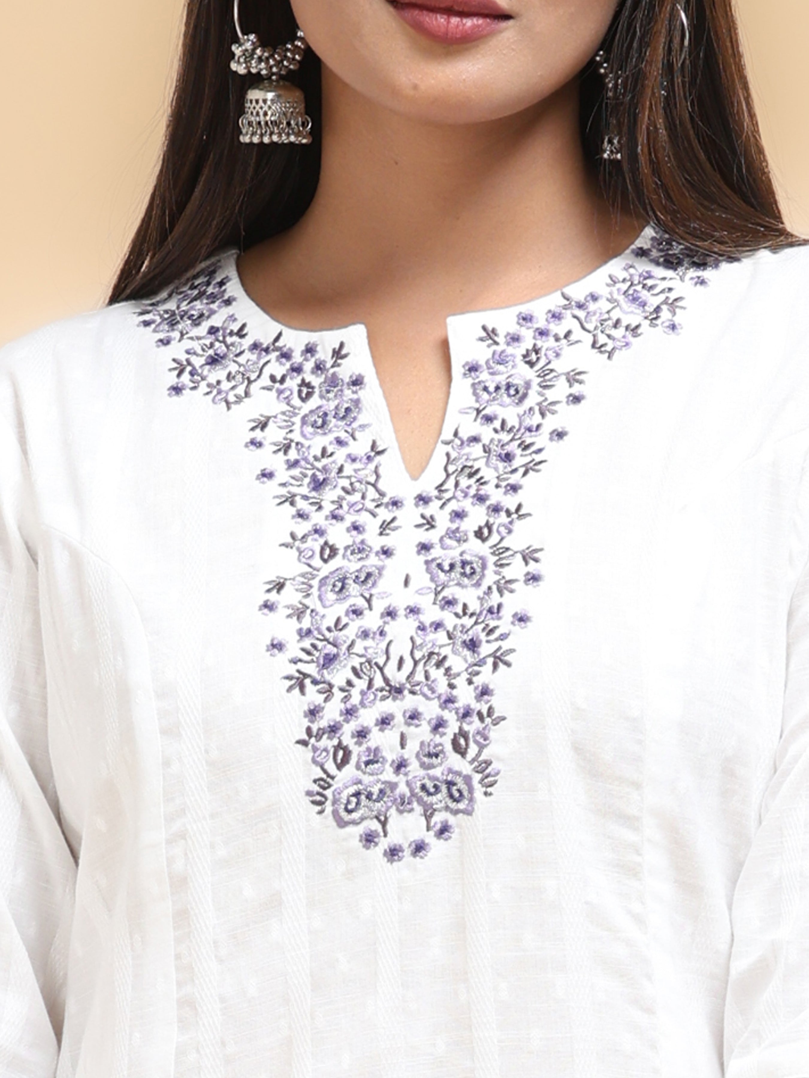 Women Wearing White Cotton Kurti With Embroidery