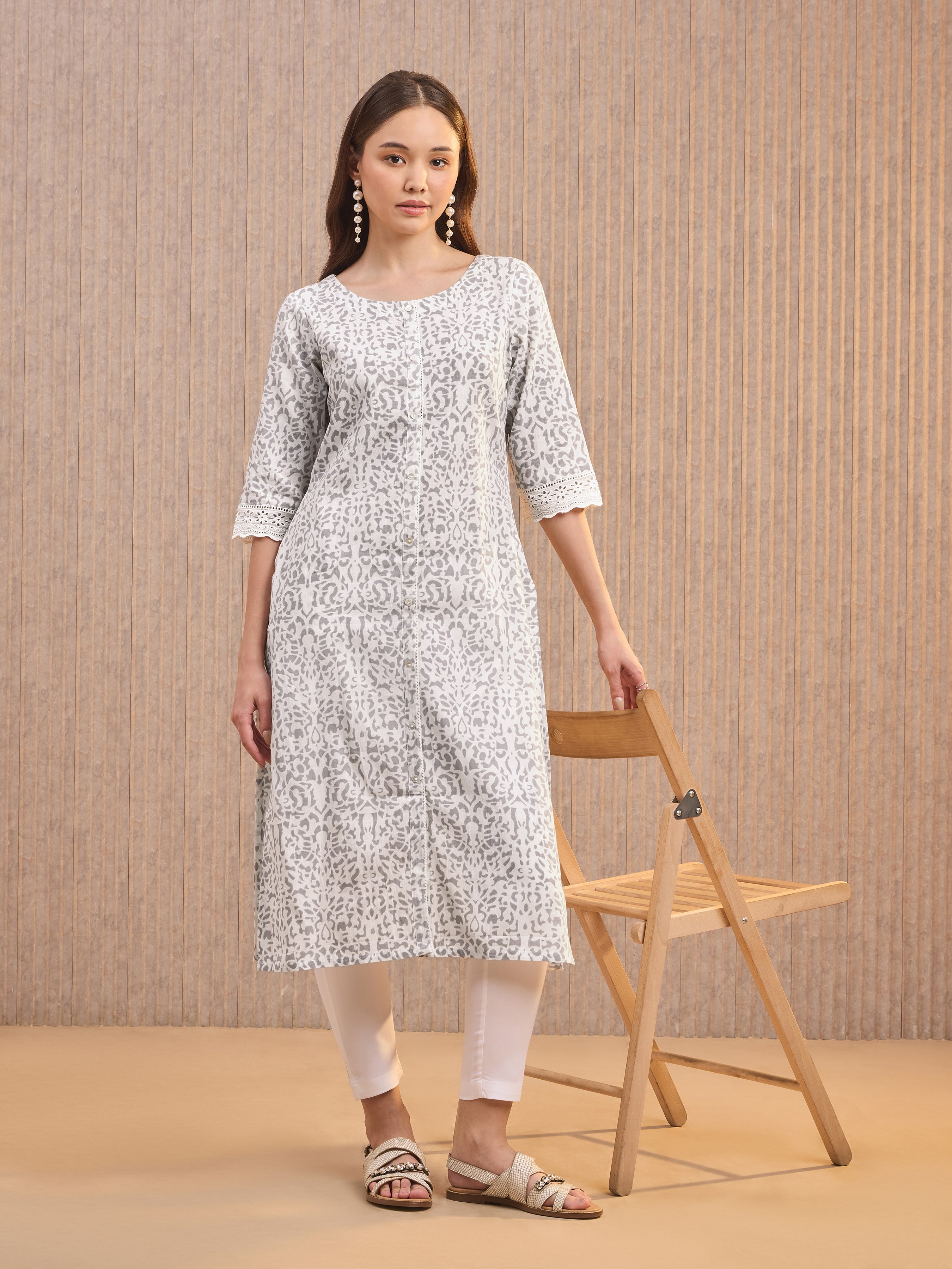 White Cotton Flax Printed Kurti With Lace Detailing