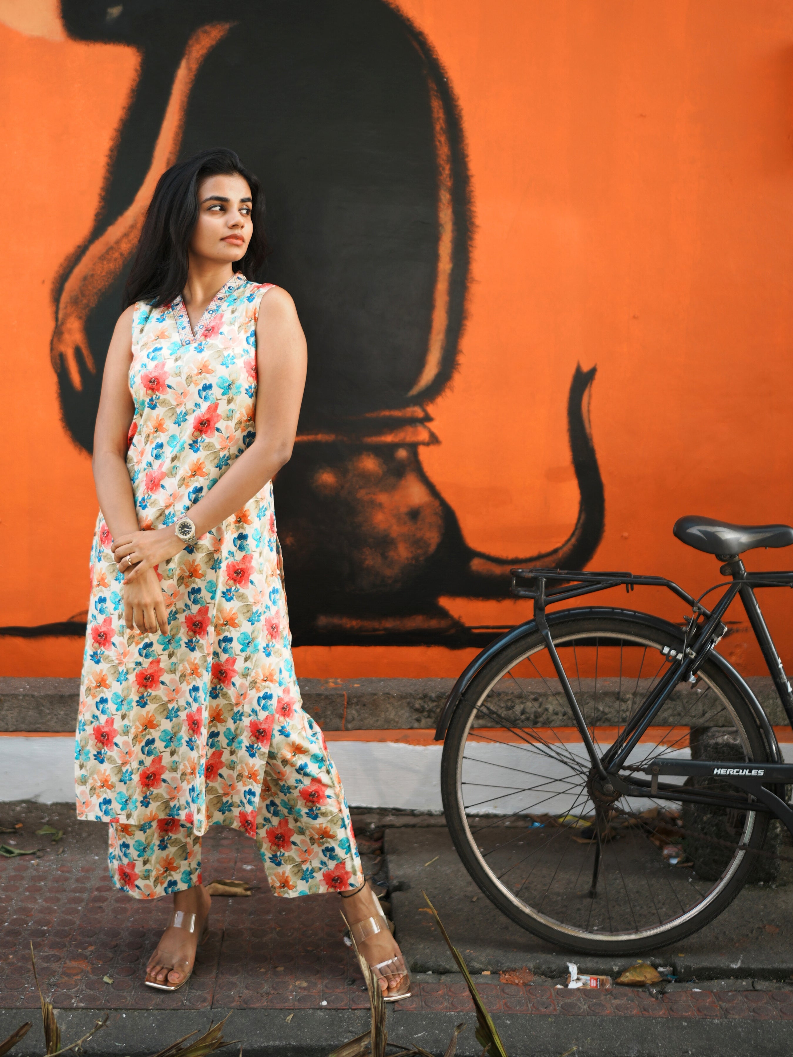 Ivory Multi Colour Cotton Flax Printed Sleeveless Kurti Set With Mirror Work Embroidery