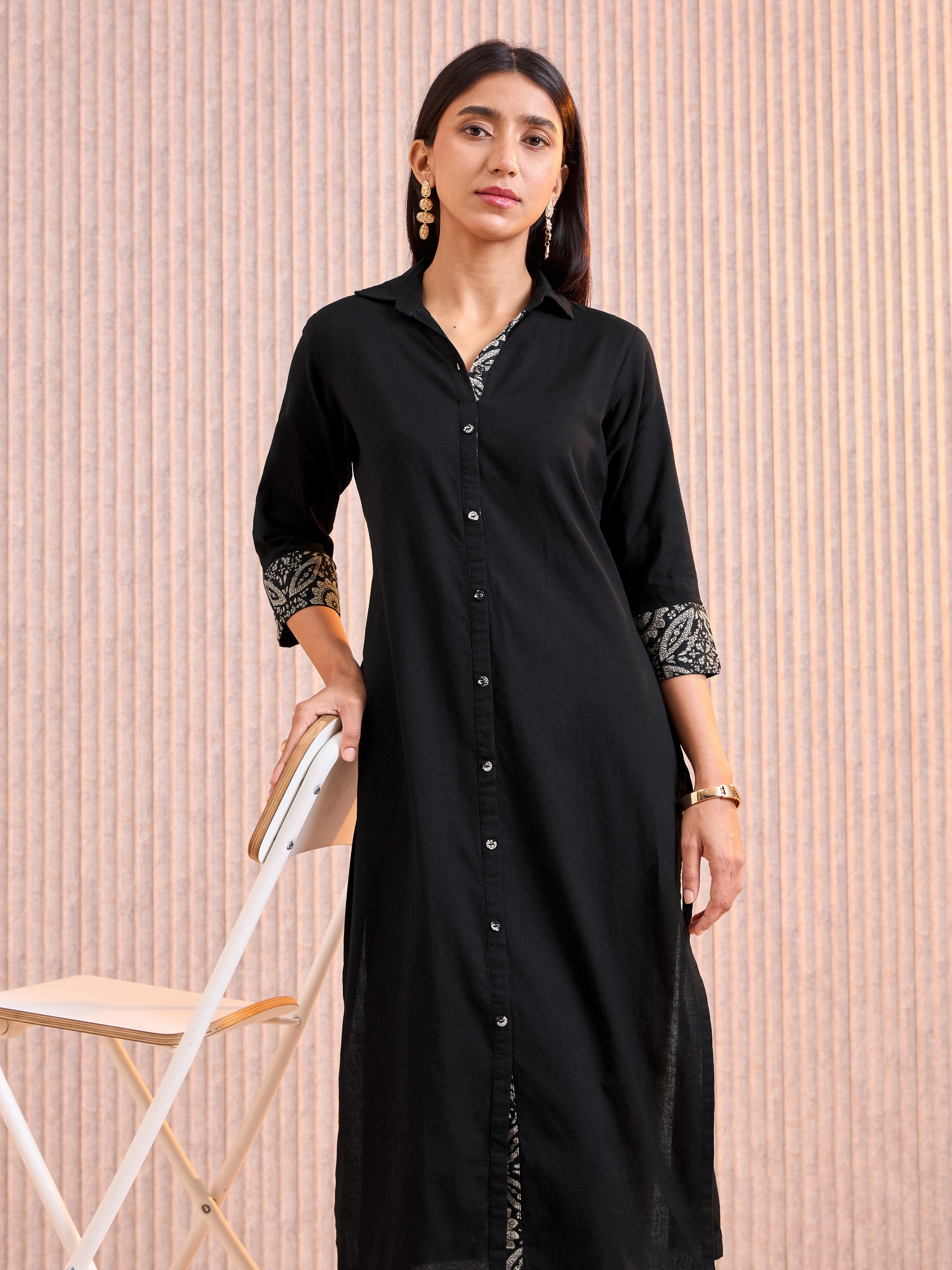 Black Cotton Flax Plain Slitted Kurti With Minimal Print