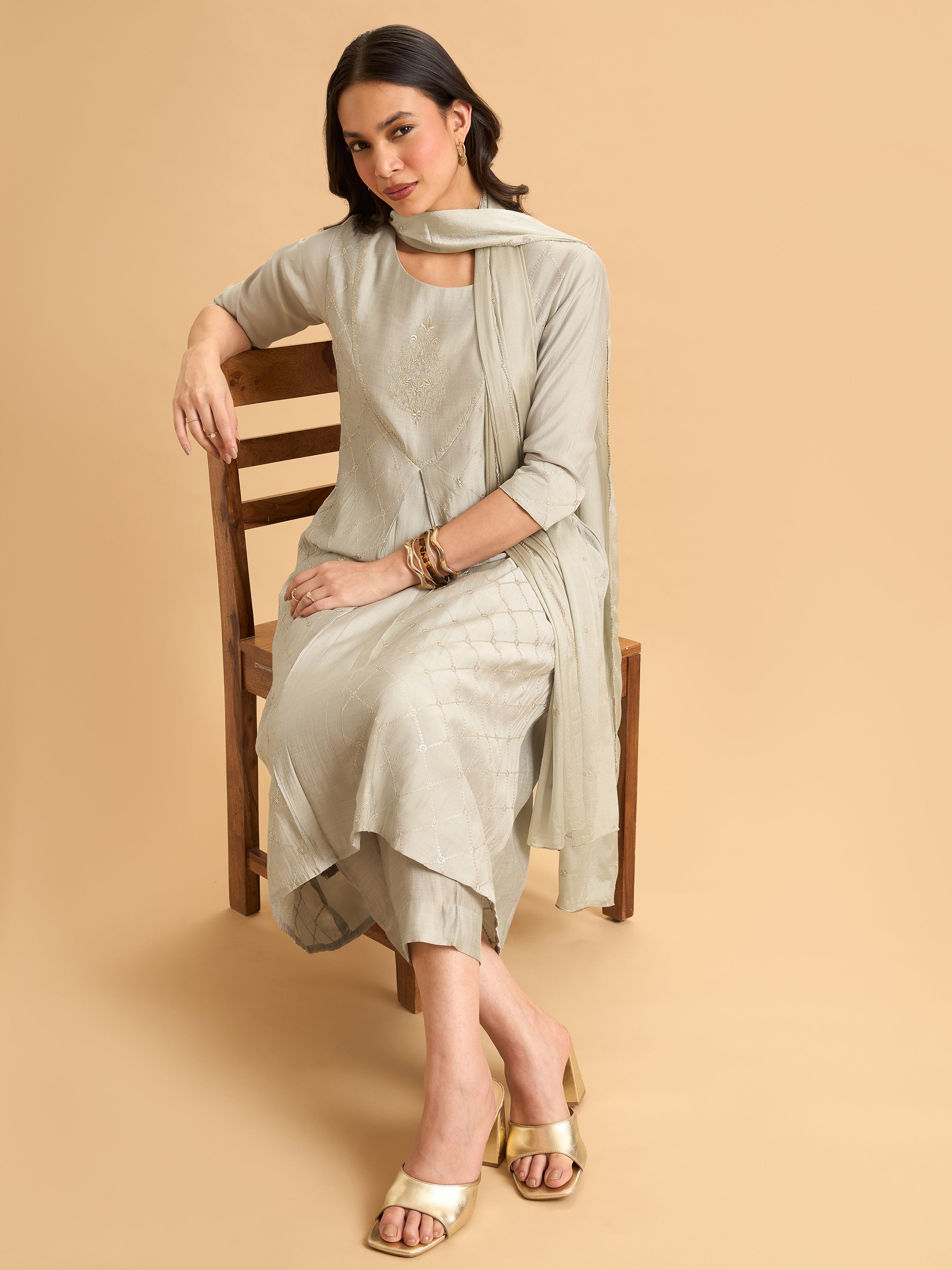 Pale Green Viscose Plain Kurta Set With Duppatta And Sequence Embroidery