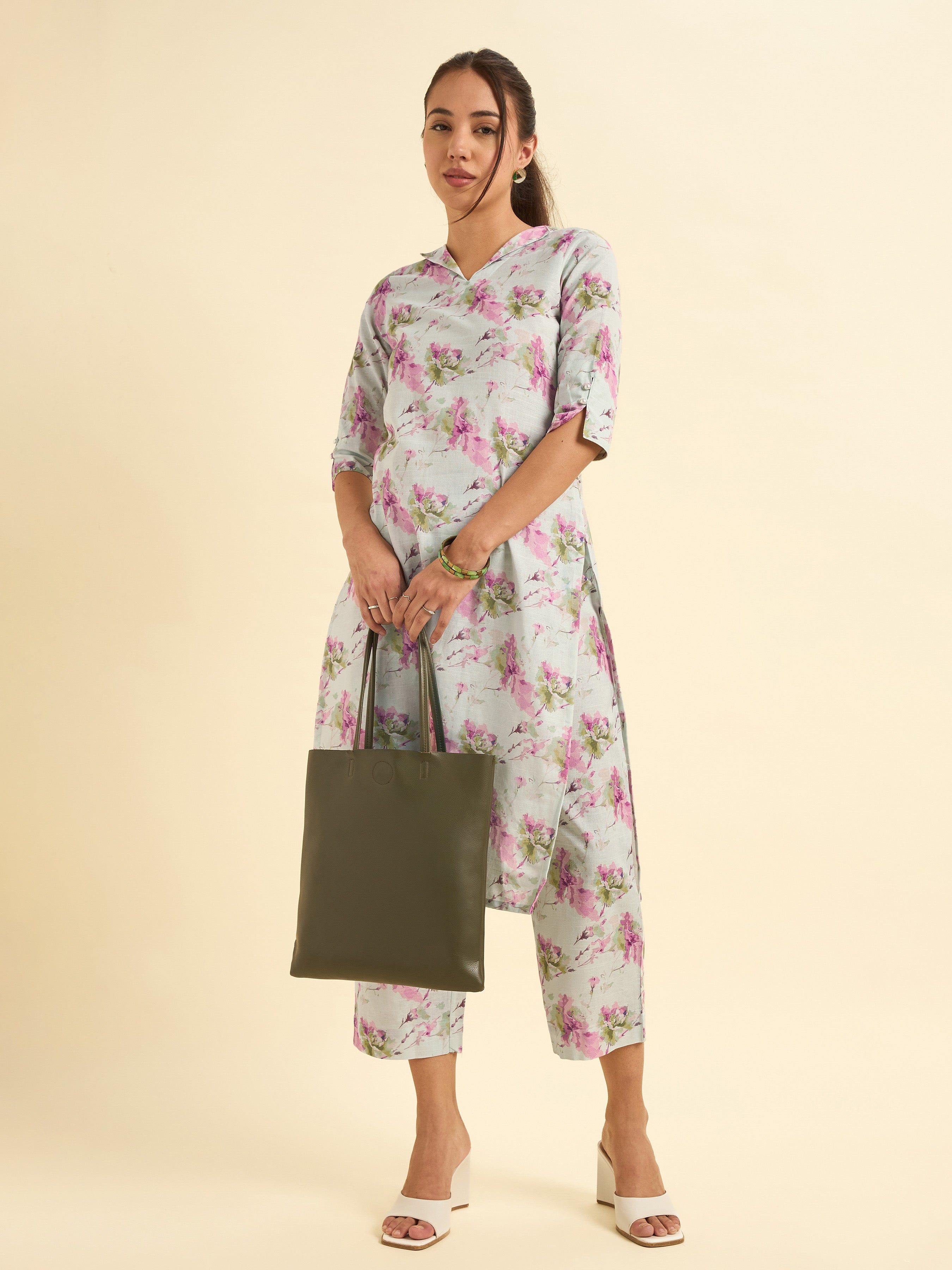 Ivory And Blue Cotton Flax Printed Kurti With Bottom