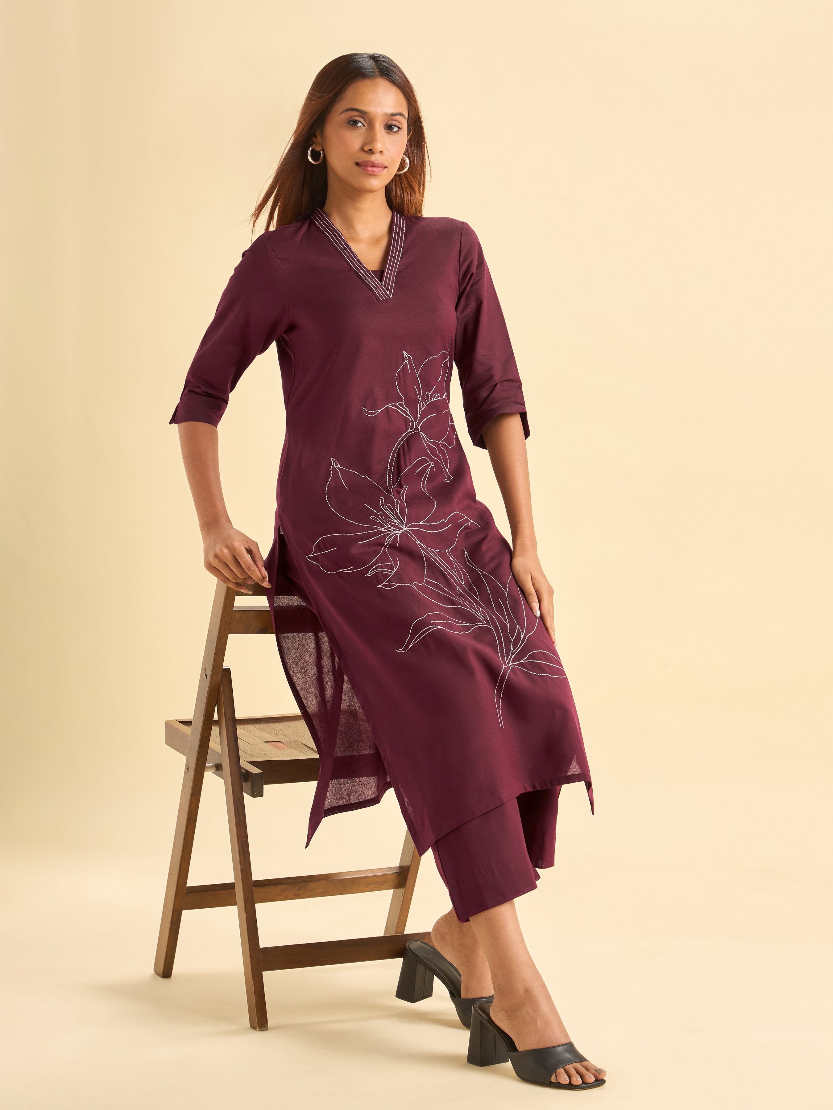Meroon Cotton Flax Slit Kurta Set With Embroidery