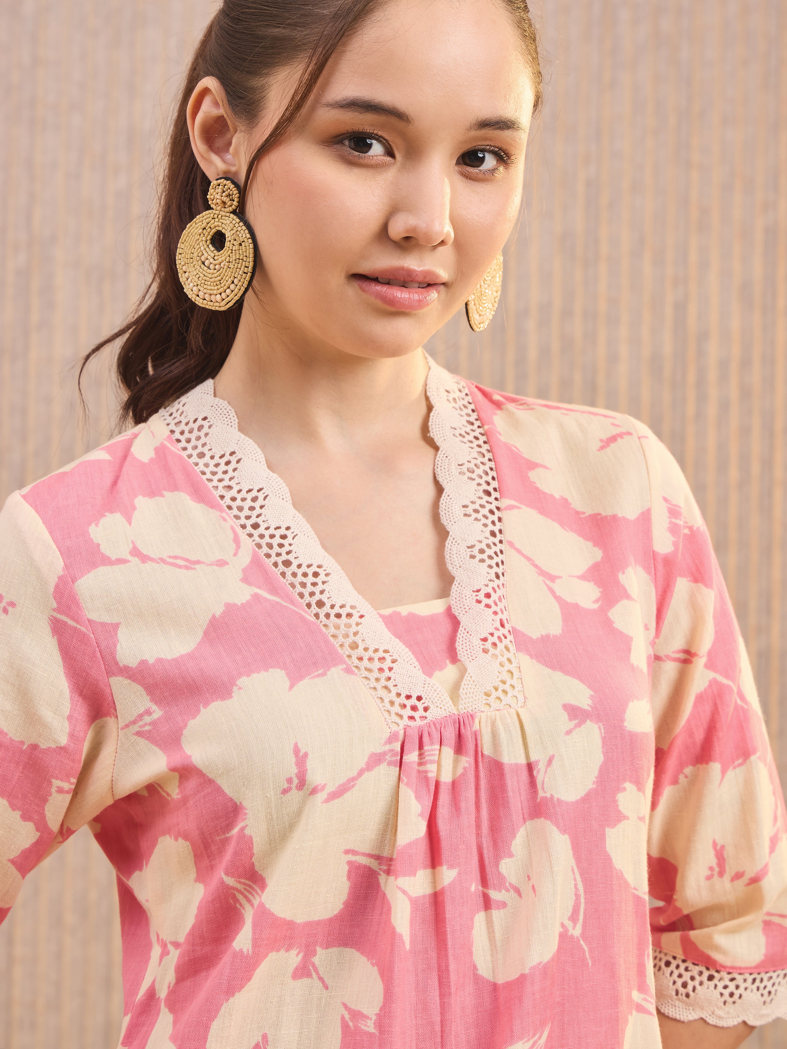 Pink Cotton Flax Printed Kurti With Lace Detailing