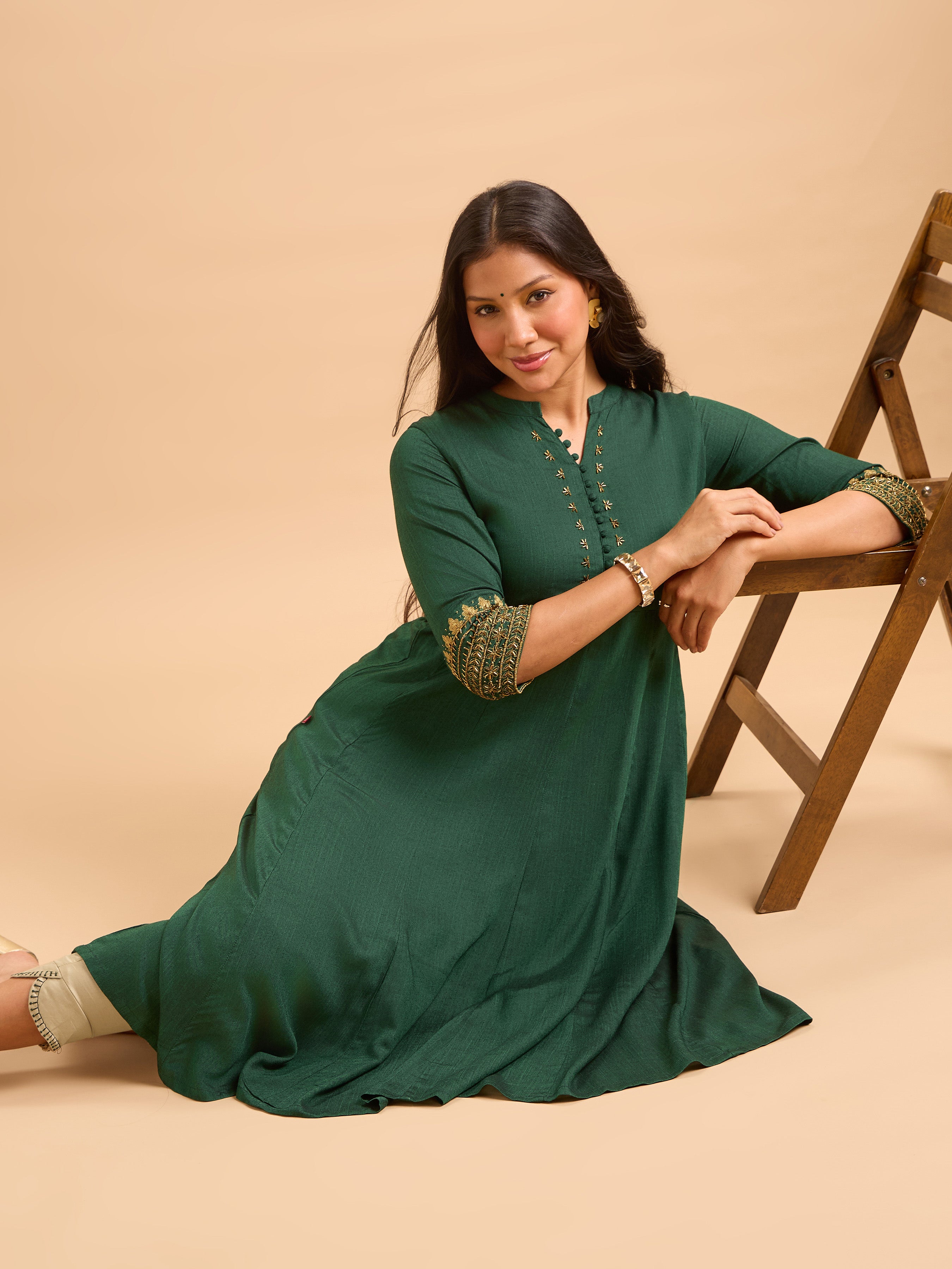 Bottle Green Viscose Kurti And Bottom With Hand Work