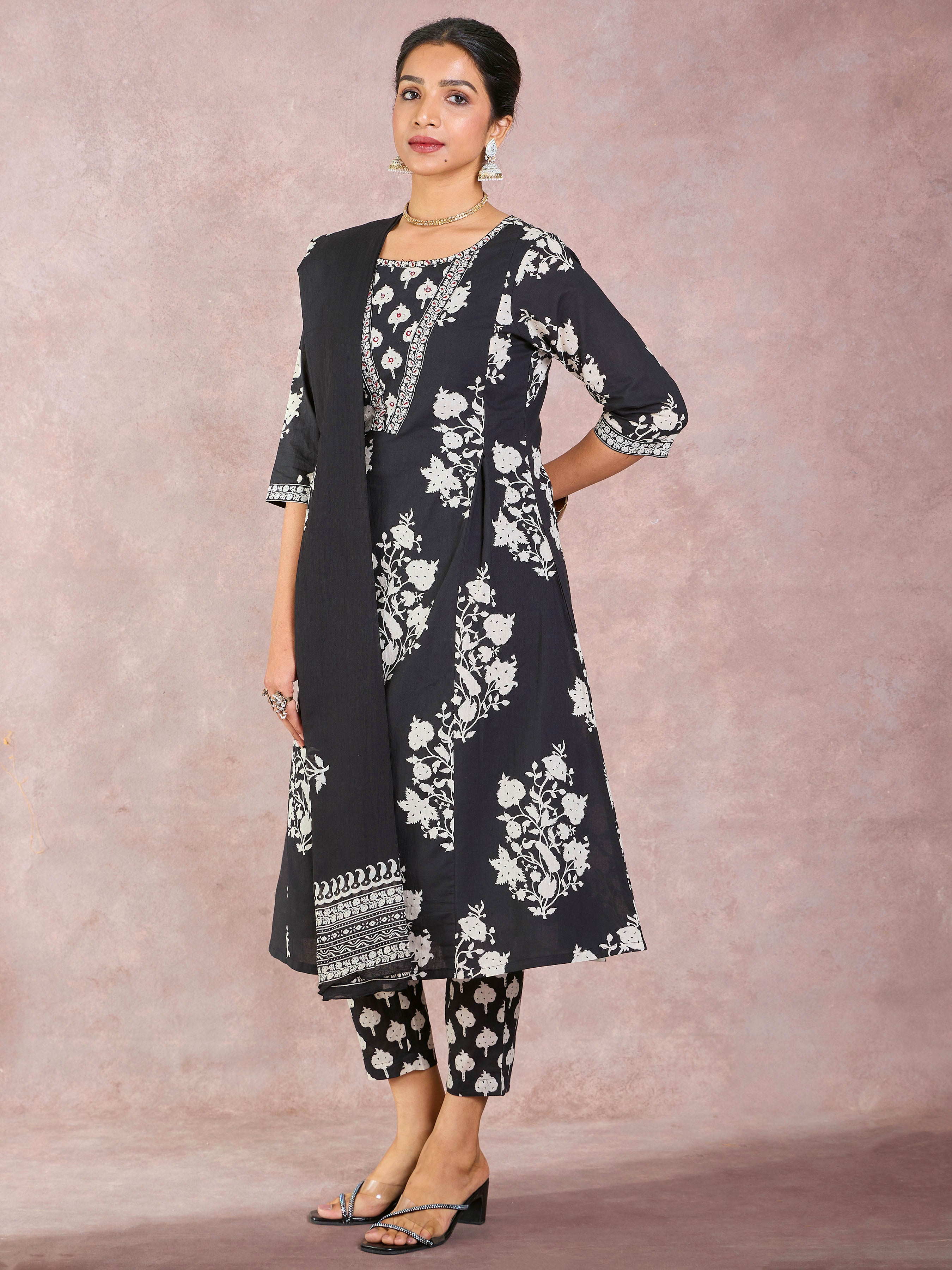 Black Pure Cotton Printed Kurti & Bottom Set With Embroidery