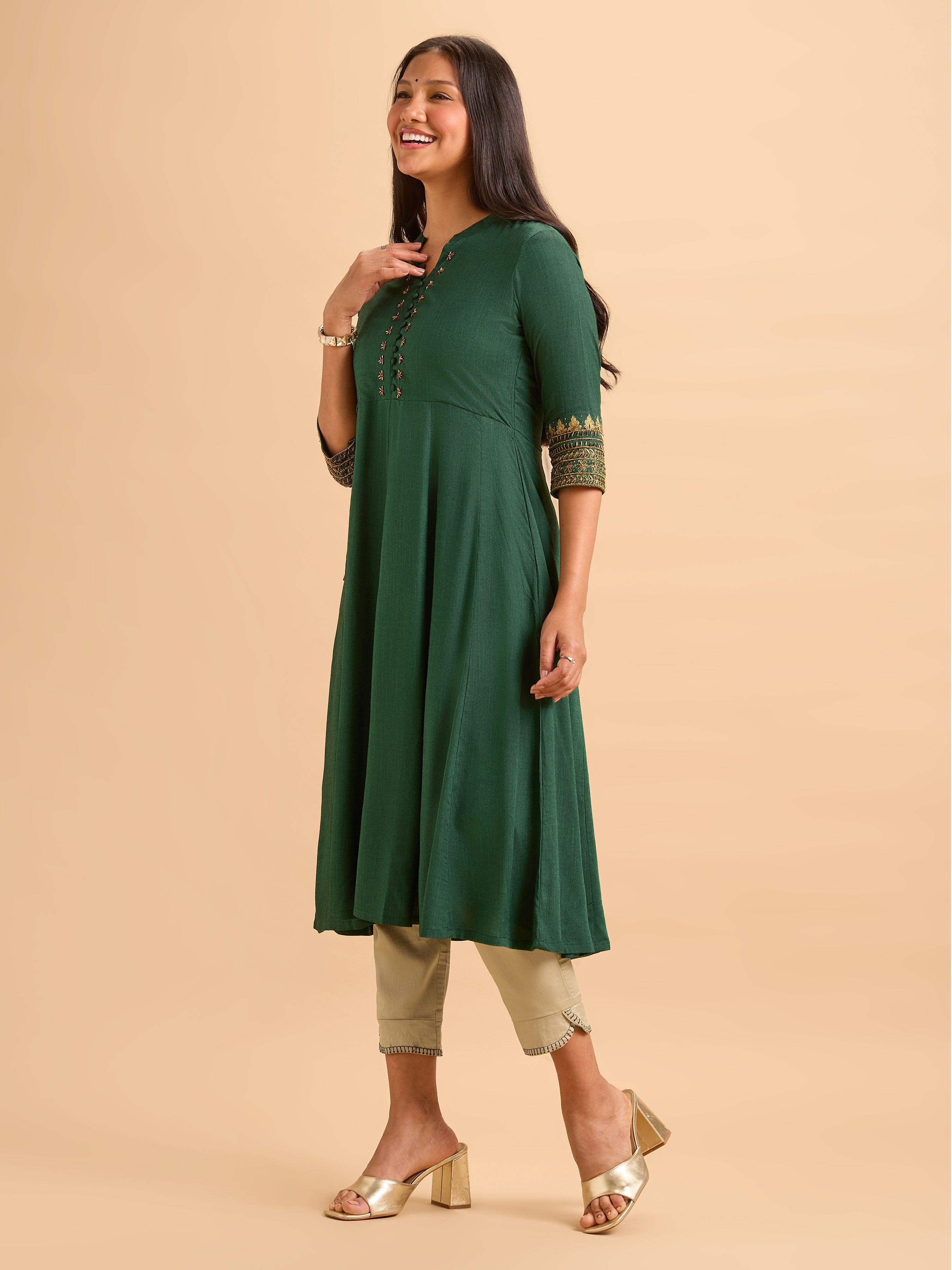 Bottle Green Viscose Kurti And Bottom With Hand Work