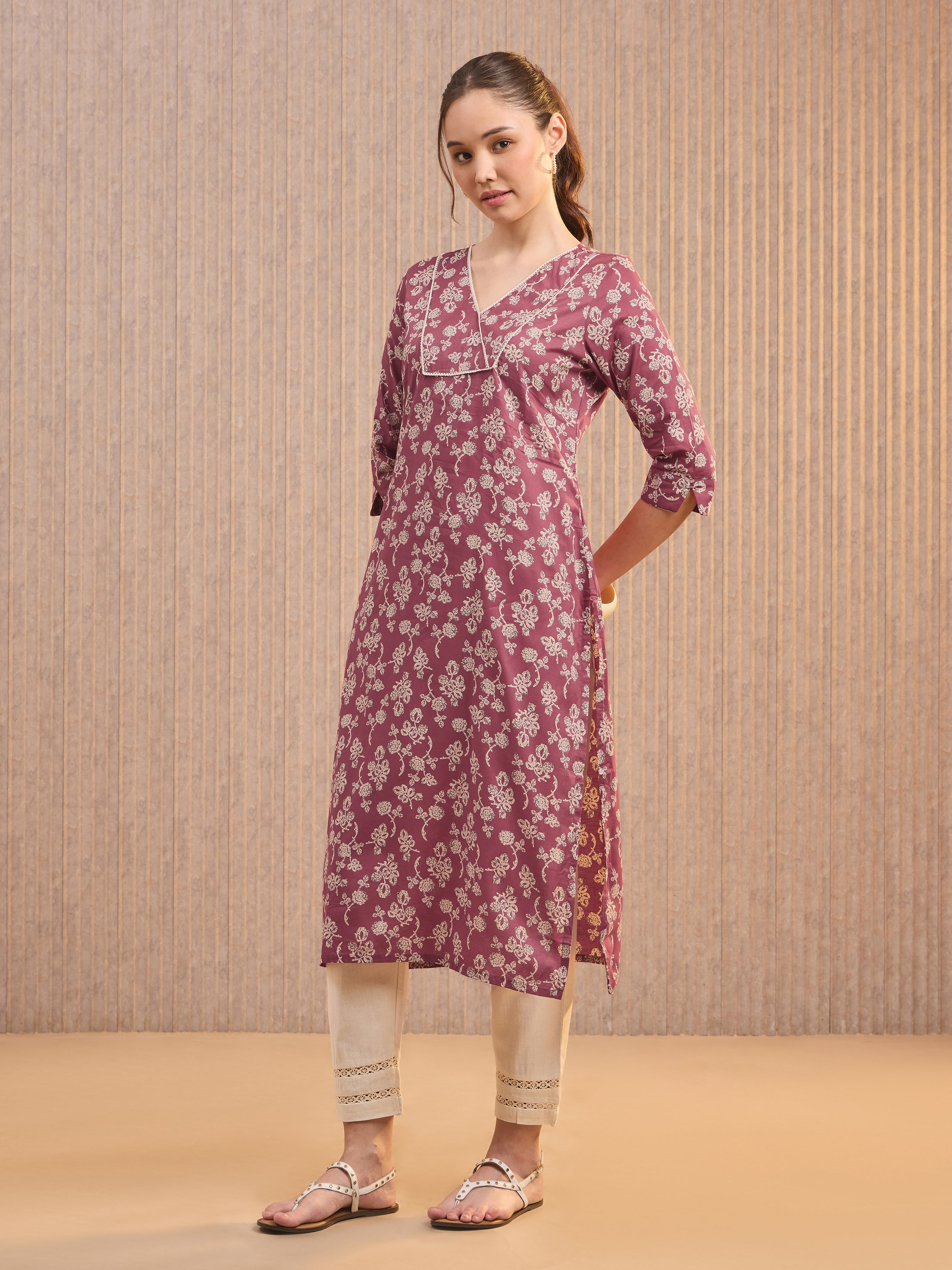 Onion Pink Pure Cotton Printed Kurti With Lace Detailing