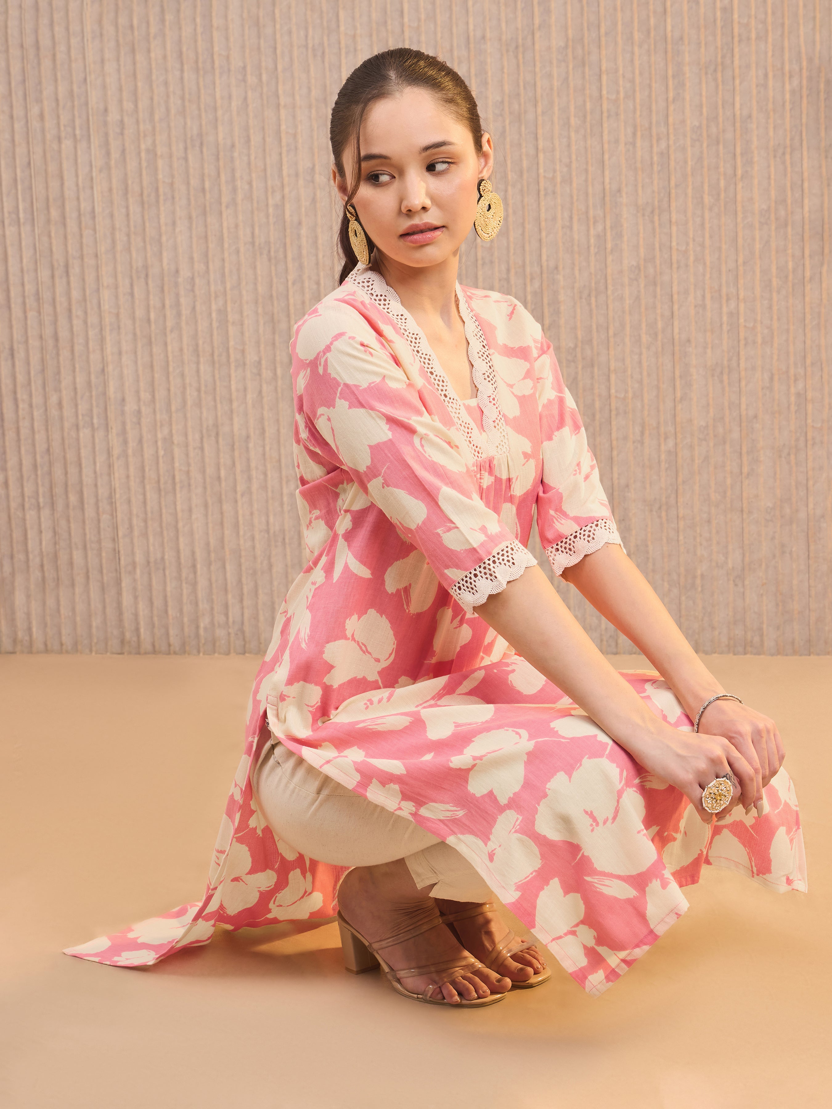 Pink Cotton Flax Printed Kurti With Lace Detailing