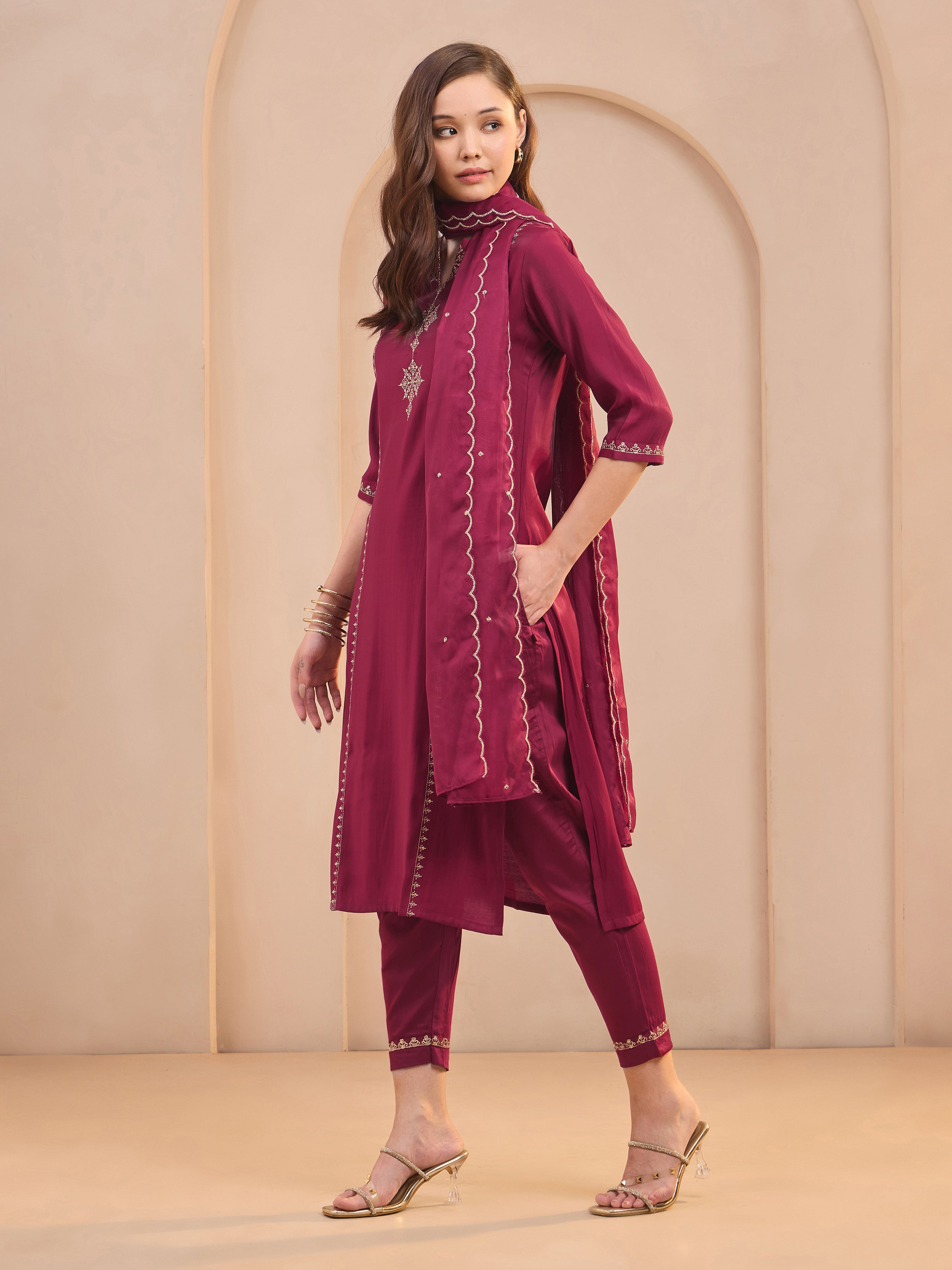 Majenta Viscose Blend Kurti Set & Dupatta With Sequins Embroidery
