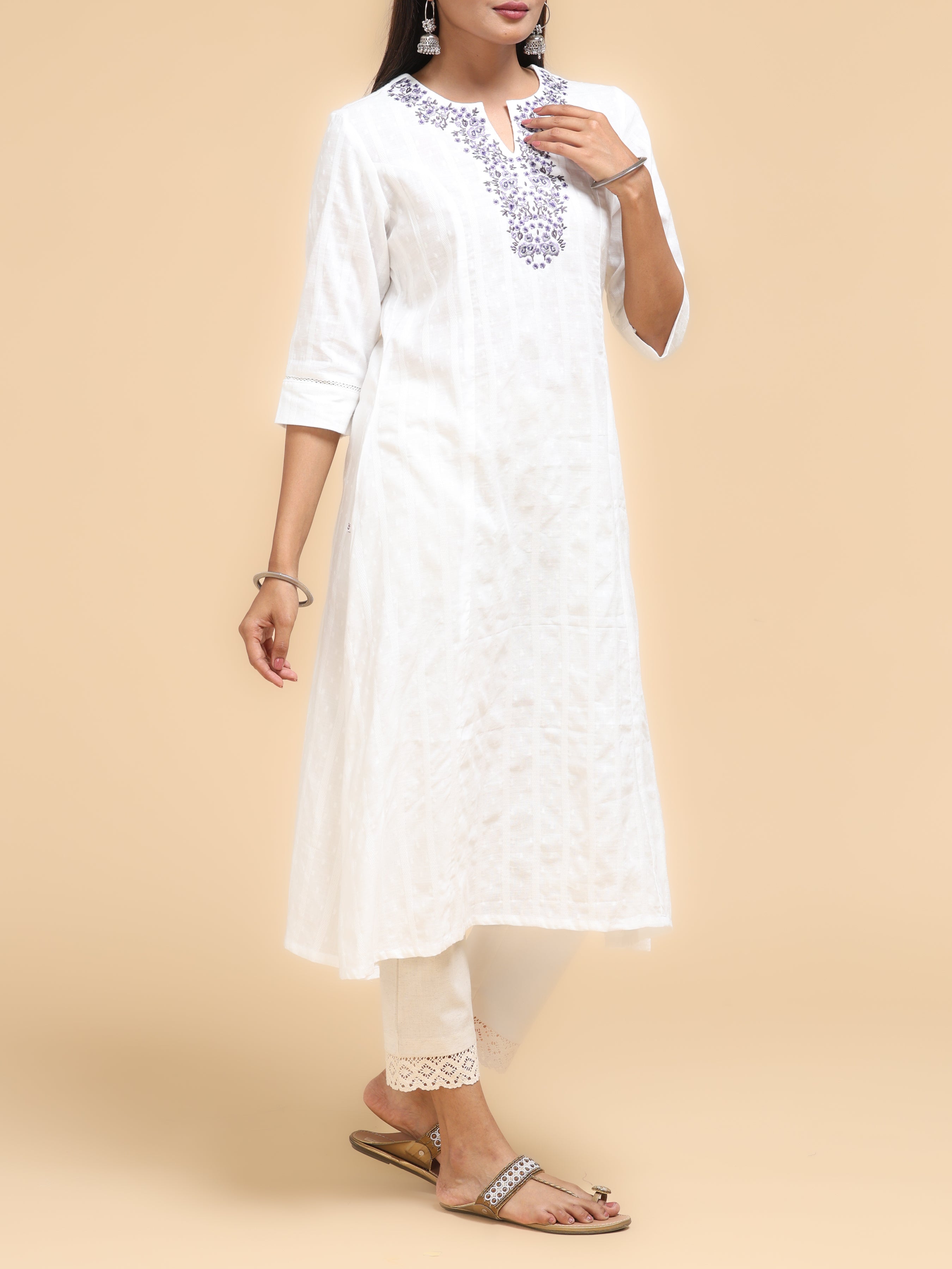Women Wearing White Cotton Kurti With Embroidery