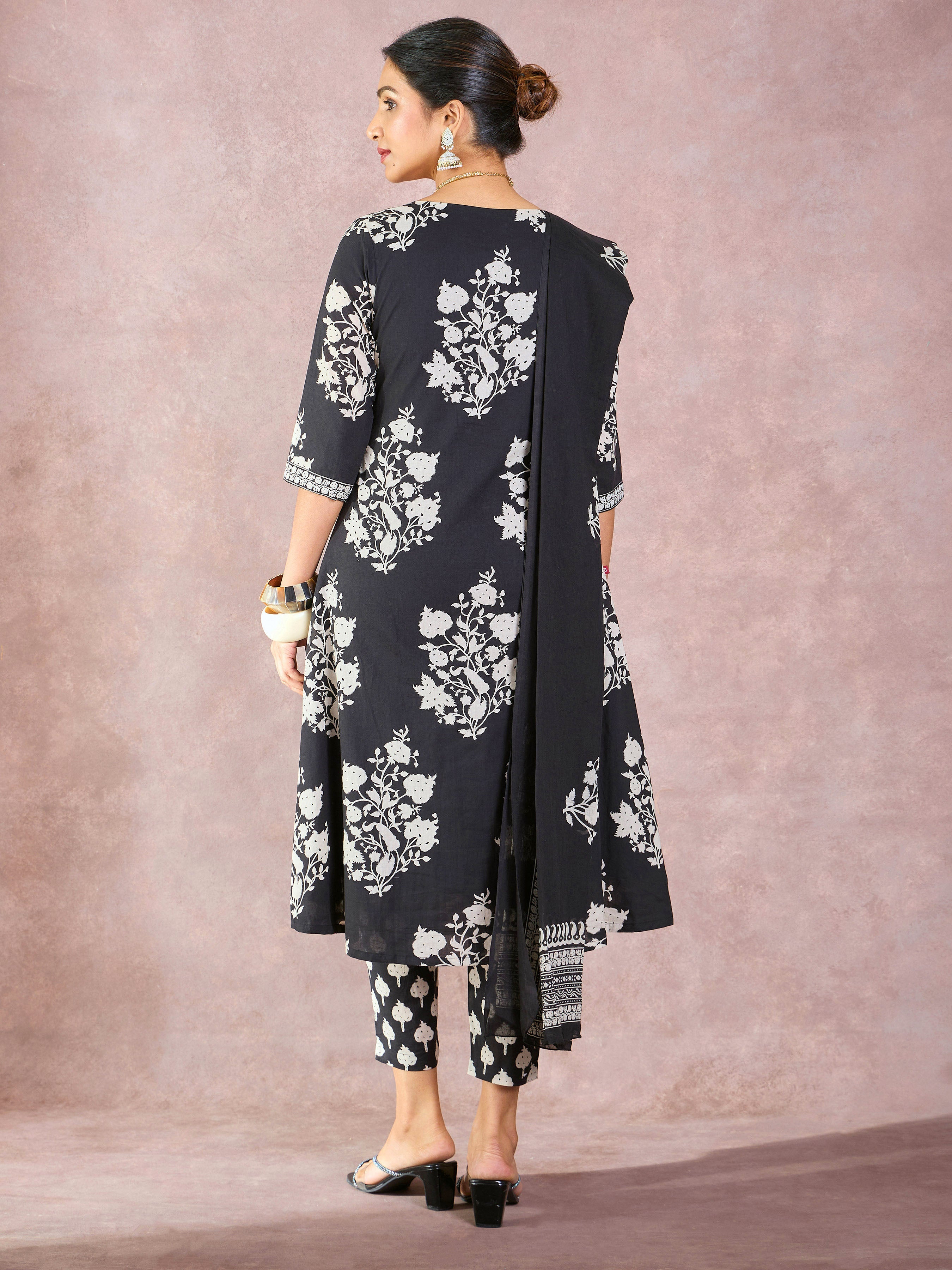 Black Pure Cotton Printed Kurti & Bottom Set With Embroidery