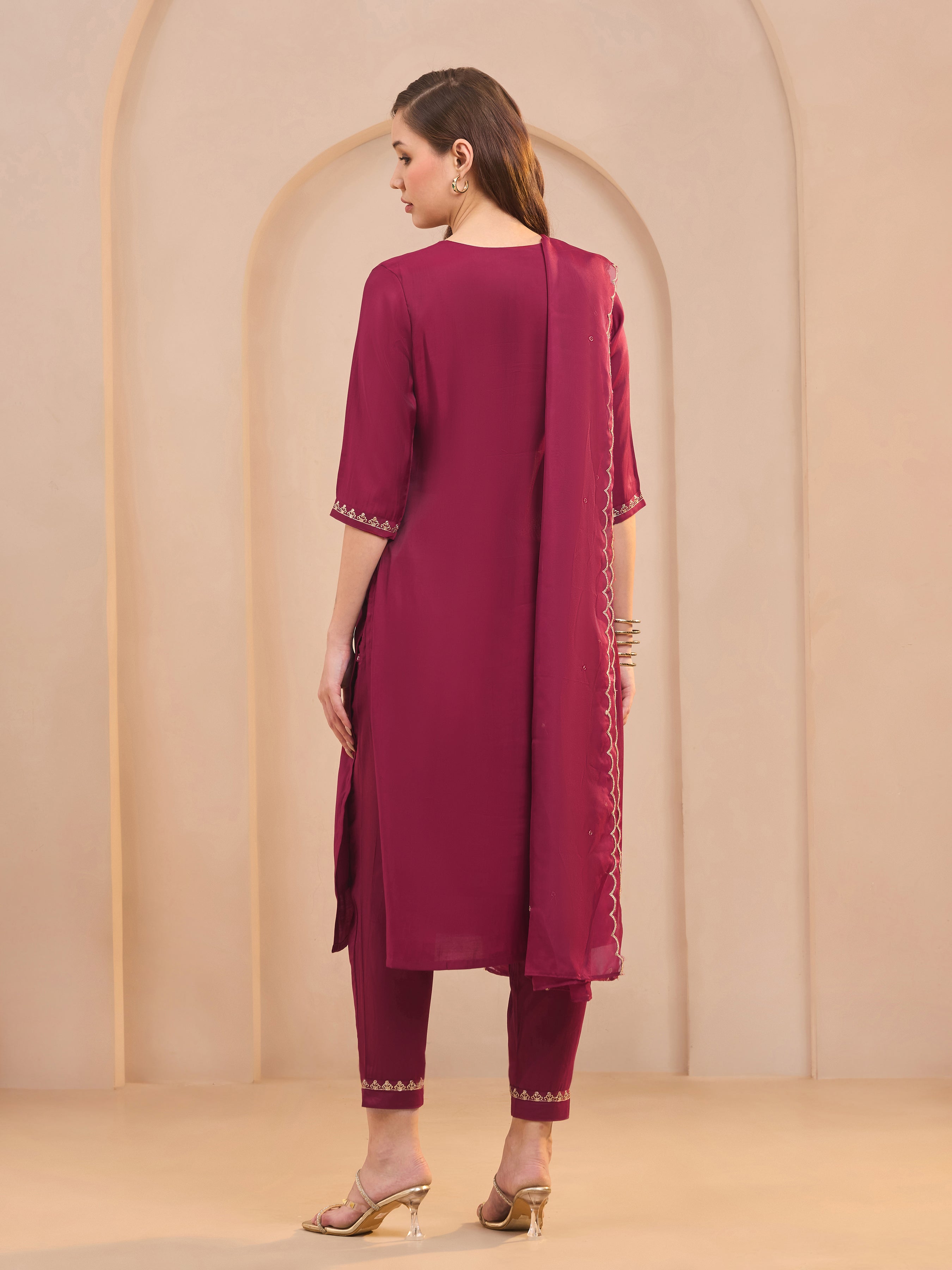 Majenta Viscose Blend Kurti Set & Dupatta With Sequins Embroidery