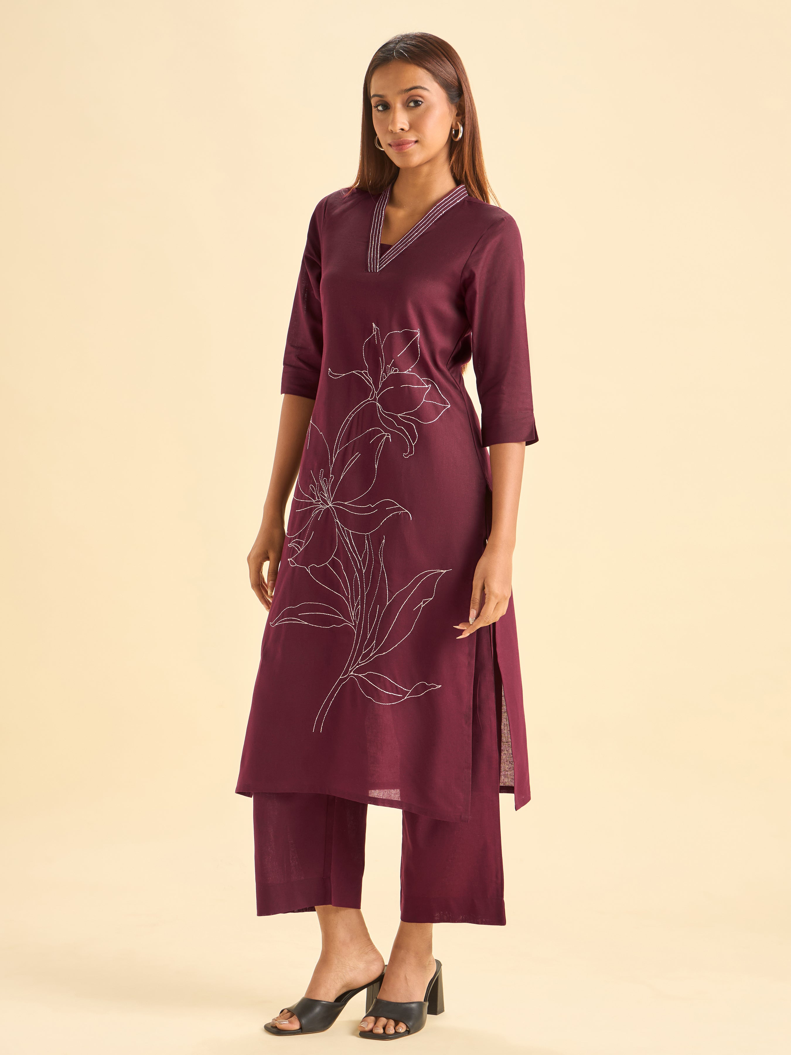 Meroon Cotton Flax Slit Kurta Set With Embroidery