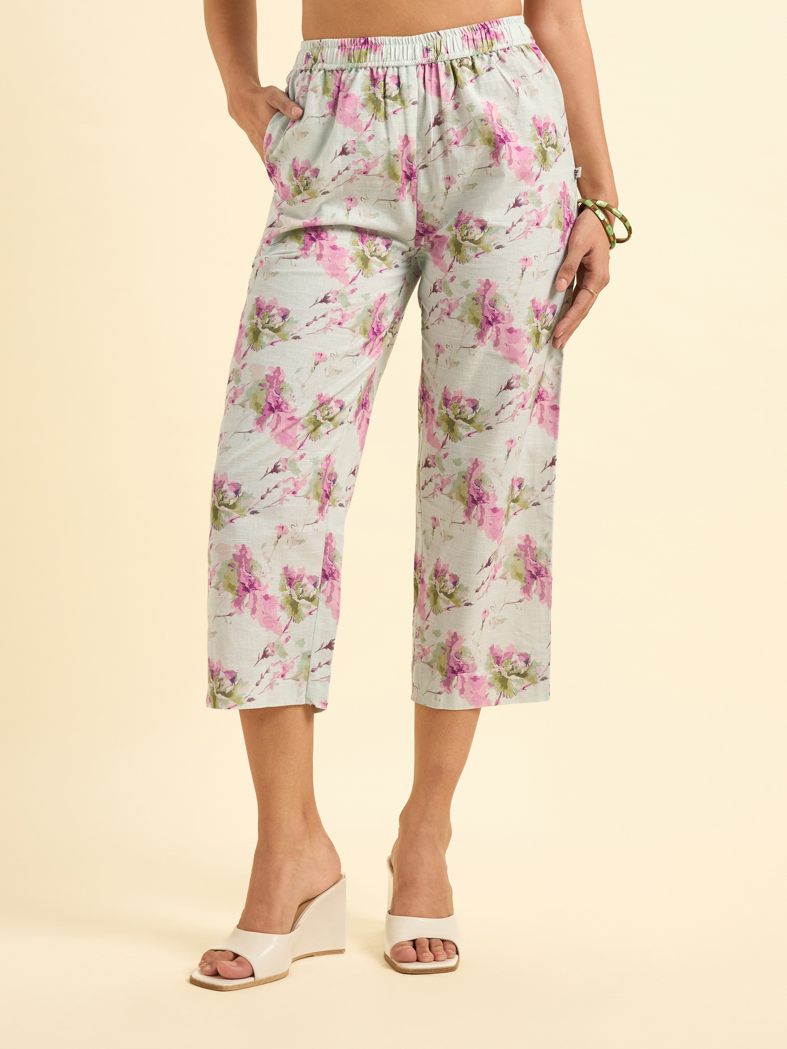 Ivory And Blue Cotton Flax Printed Kurti With Bottom