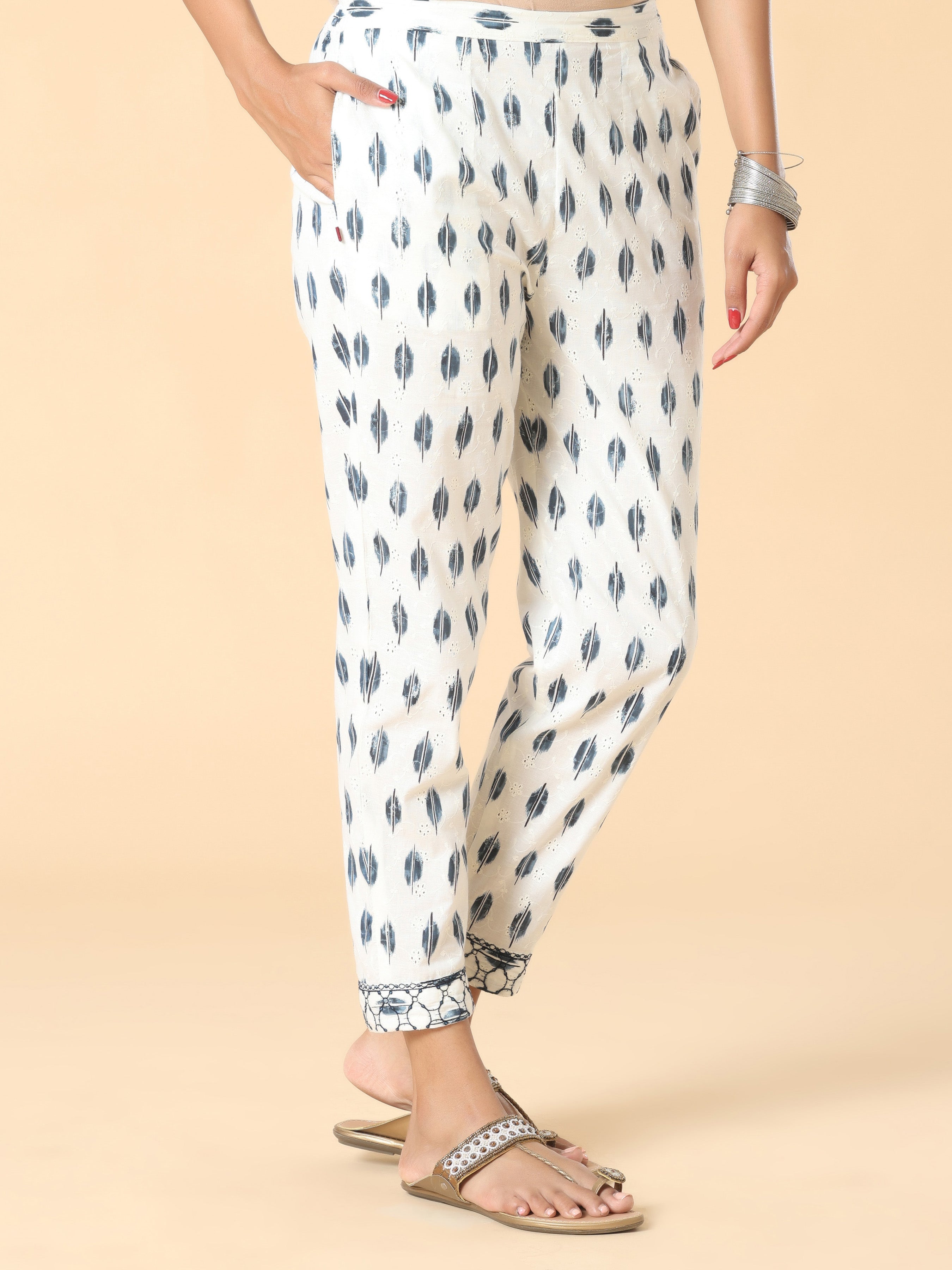 Multi Color Cotton Schiffli Printed Kurti With Bottom