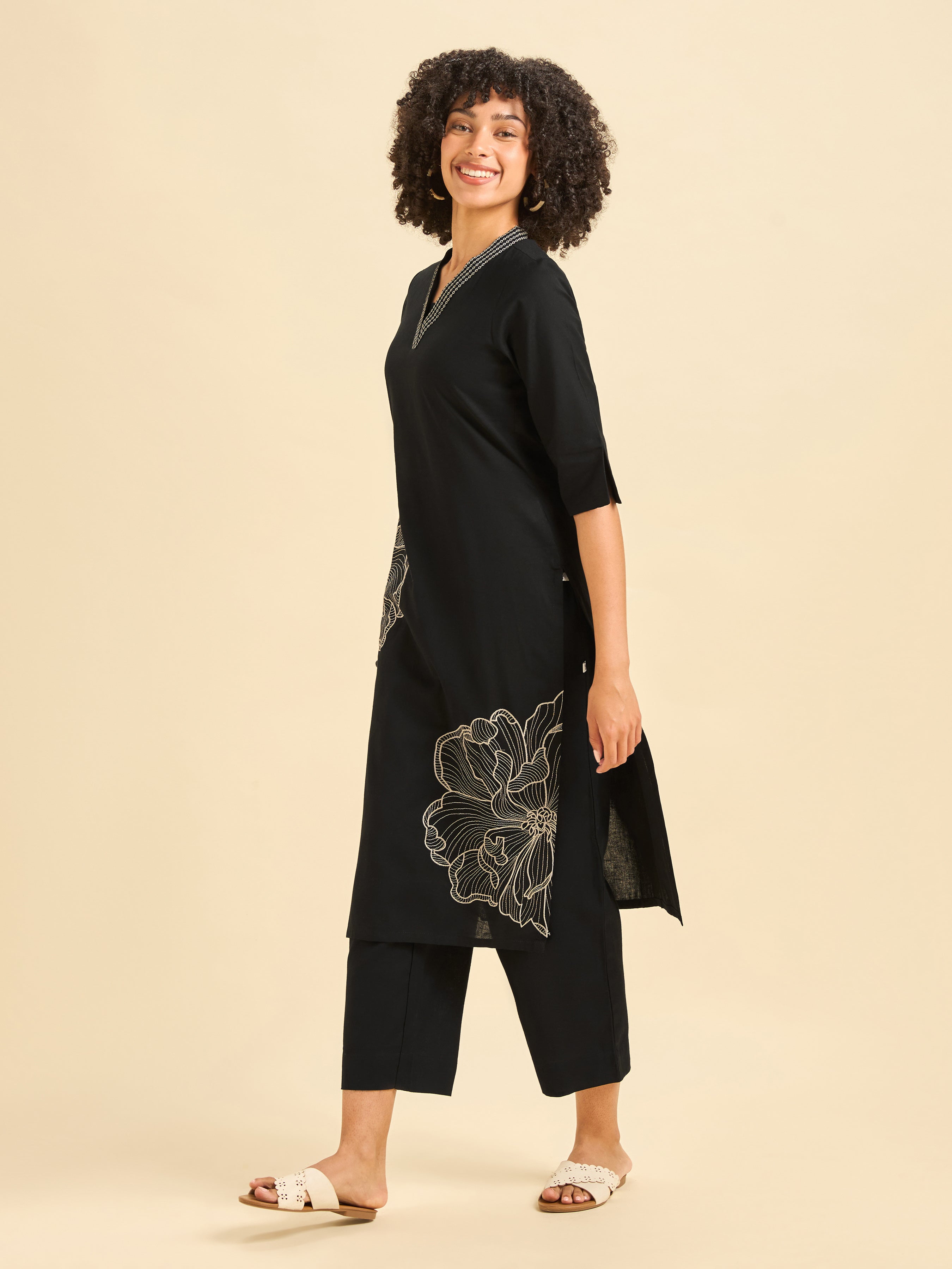 Black Cotton Flax Slit Kurta Set With Embroidery