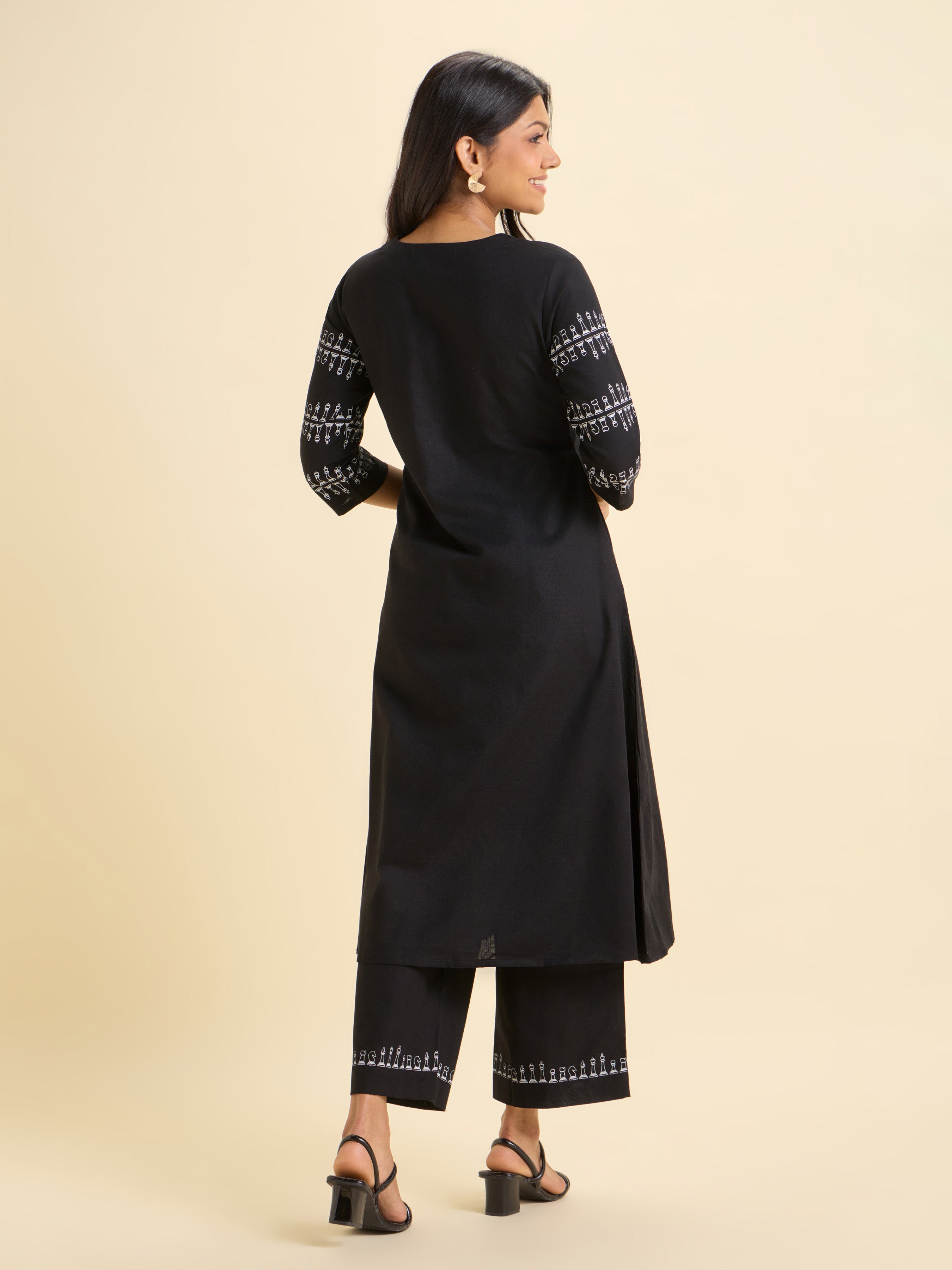 Black Cotton Flax Slub Plain Flared Kurti Set With Knife Pleat And Placement Print