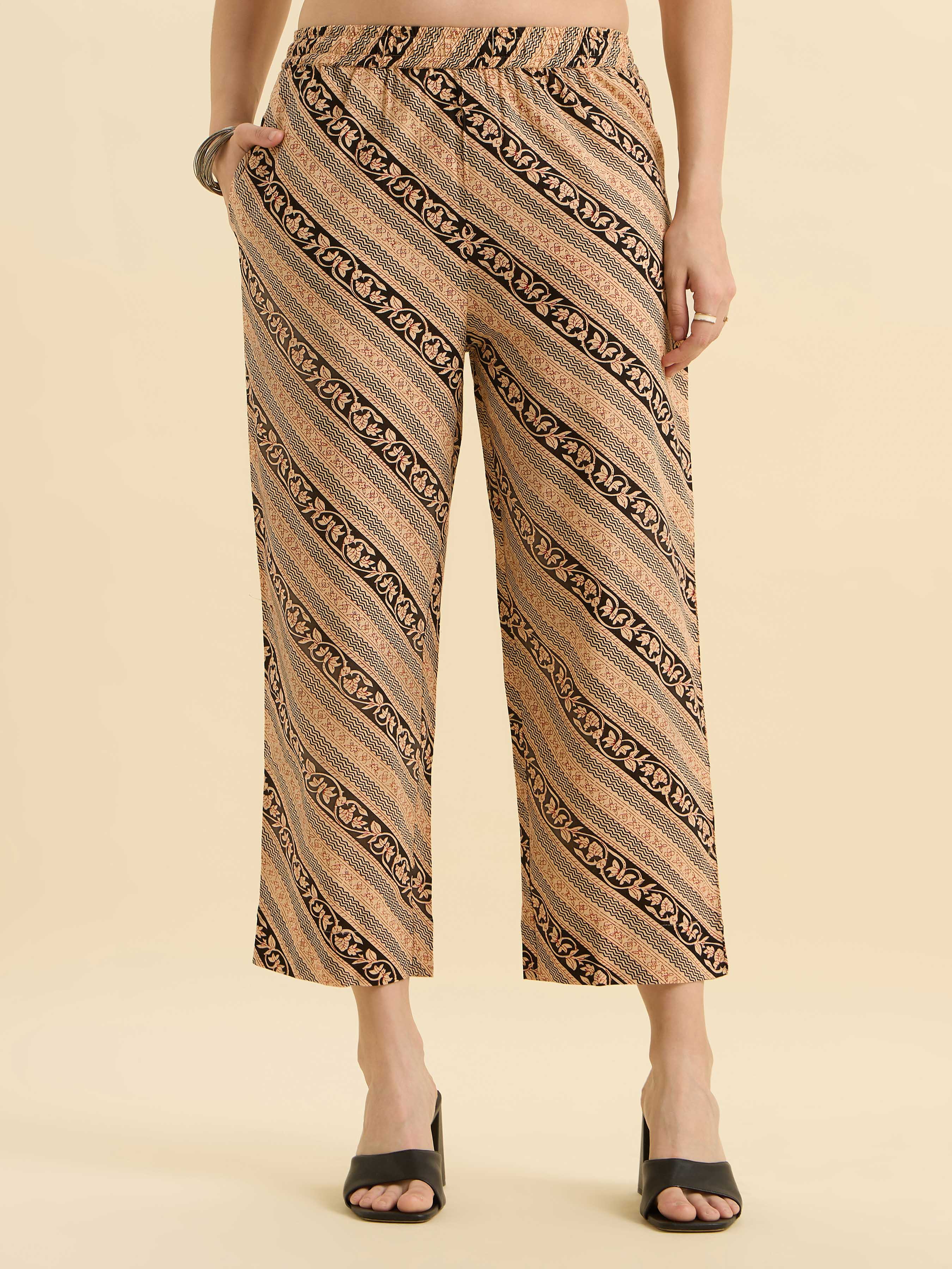 Black Colour Cotton Flax Plain Slitted Kurti Set With Printed Bottom