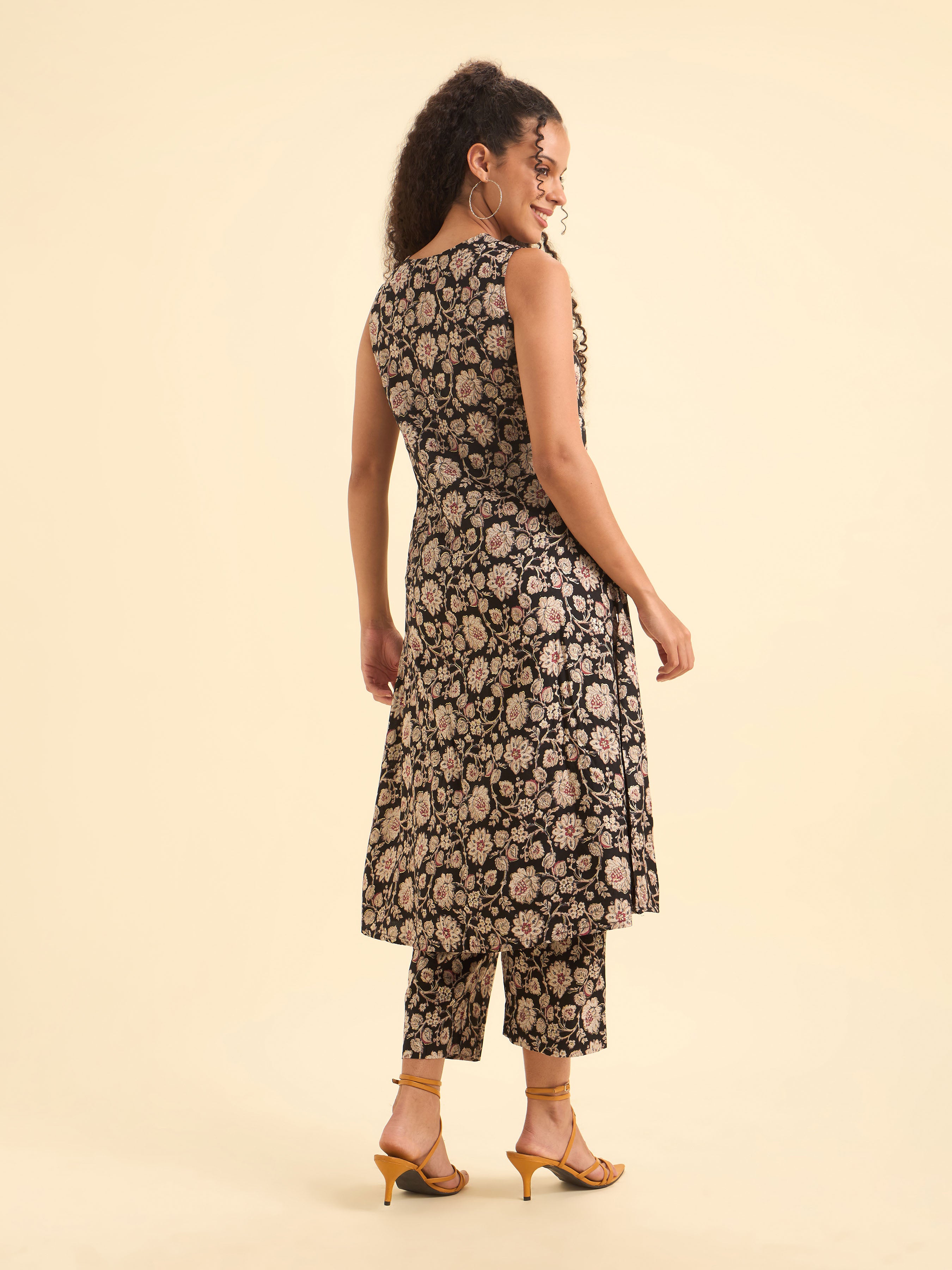 Black Multi Colour Viscose Print Flared Kurti Set With Princesscut And Sequins Work