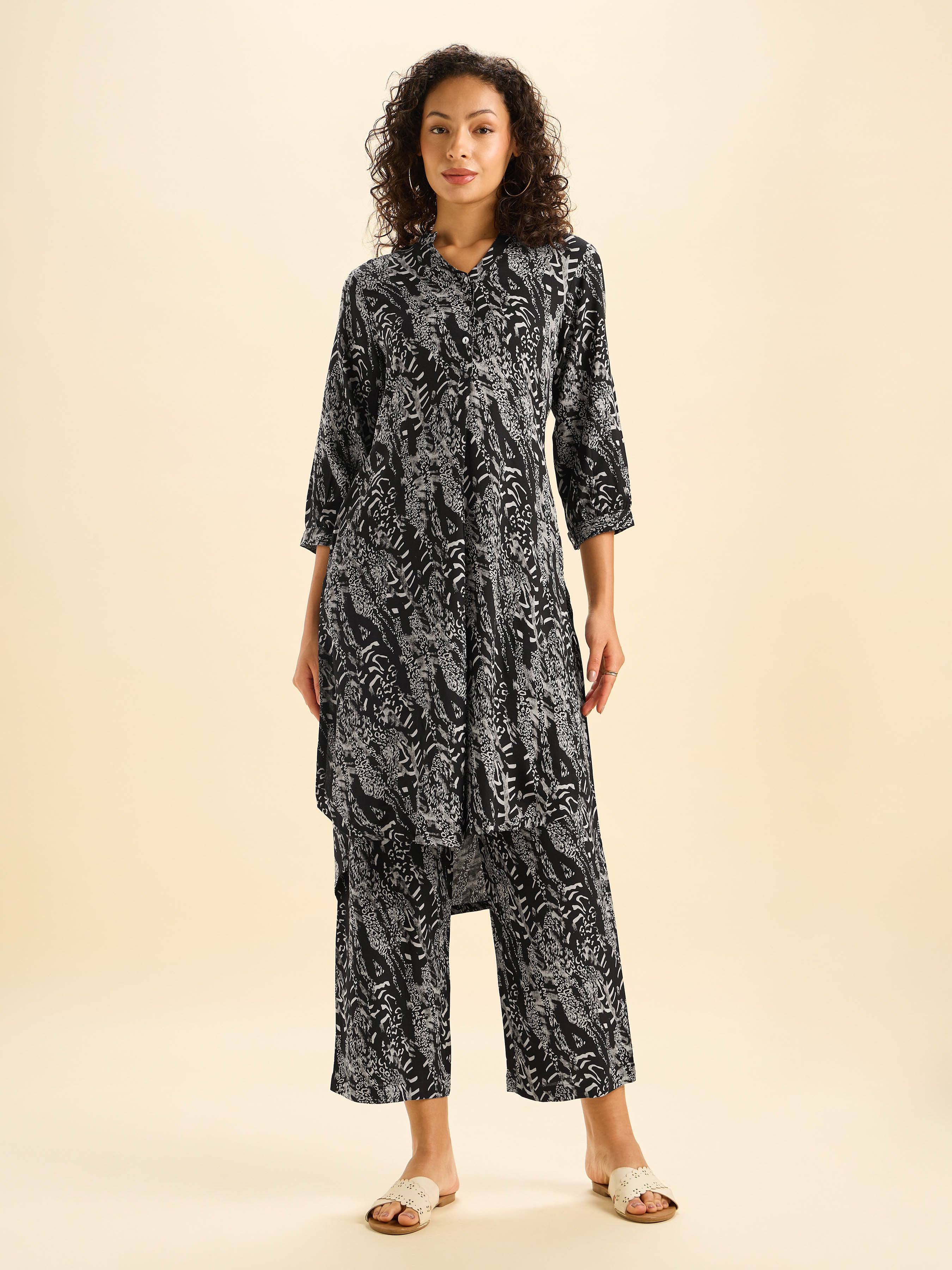 Black And White Viscose Printed Kurti Set With High- Low Hem