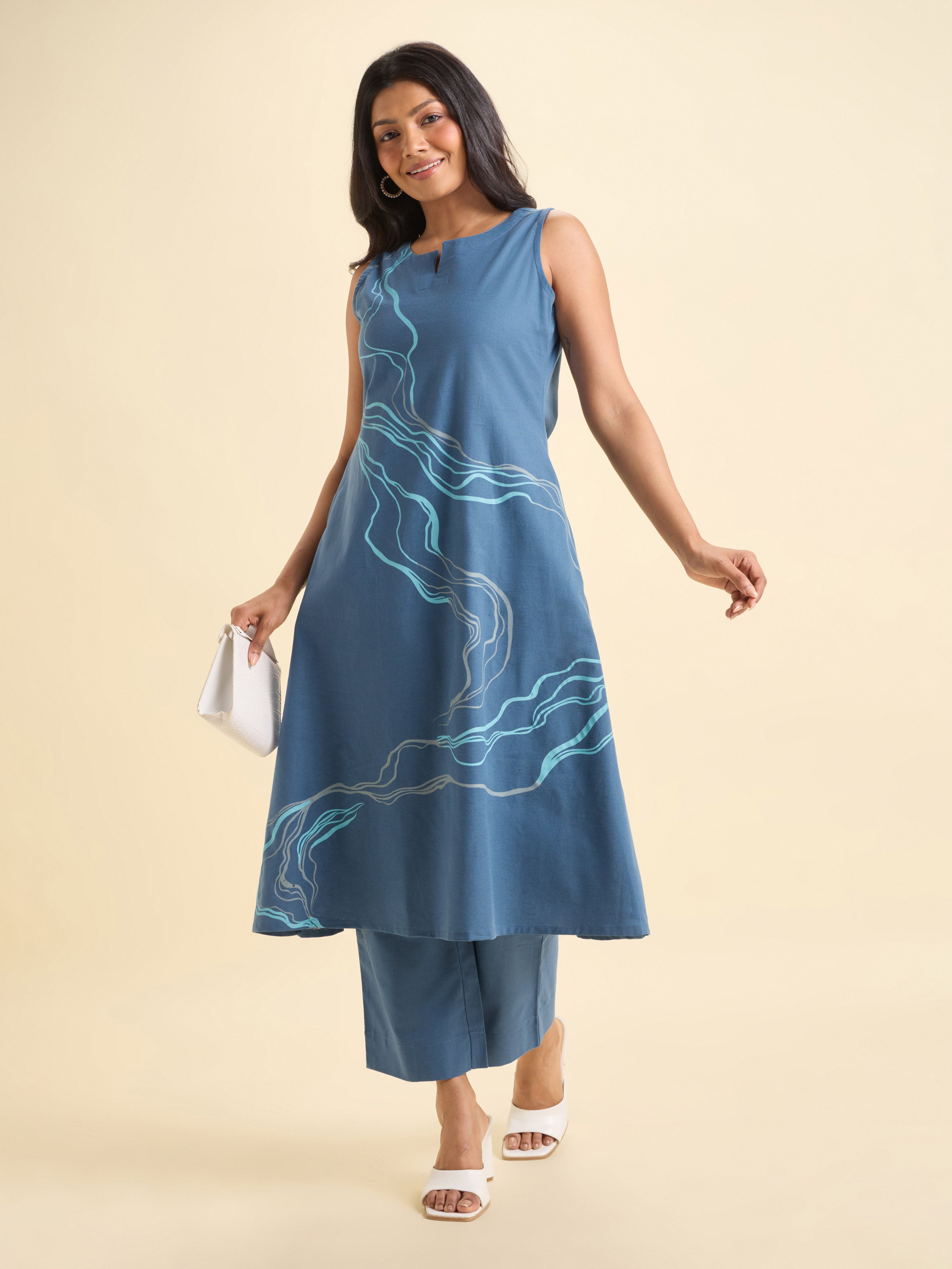 Blue Cotton Flax Kurti Set With Placement Print