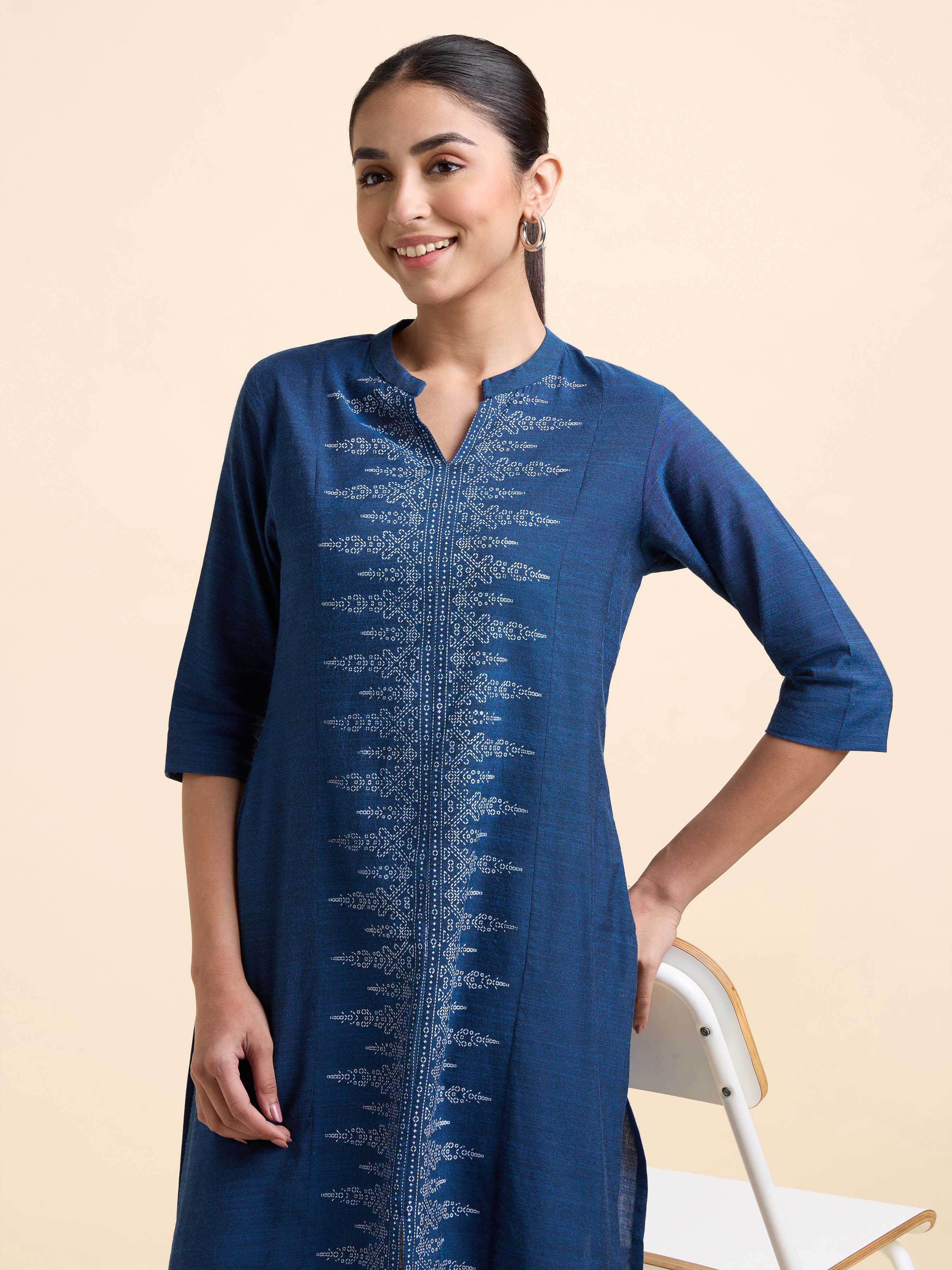 Blue Cotton Viscose Slitted Kurti With Placement Print