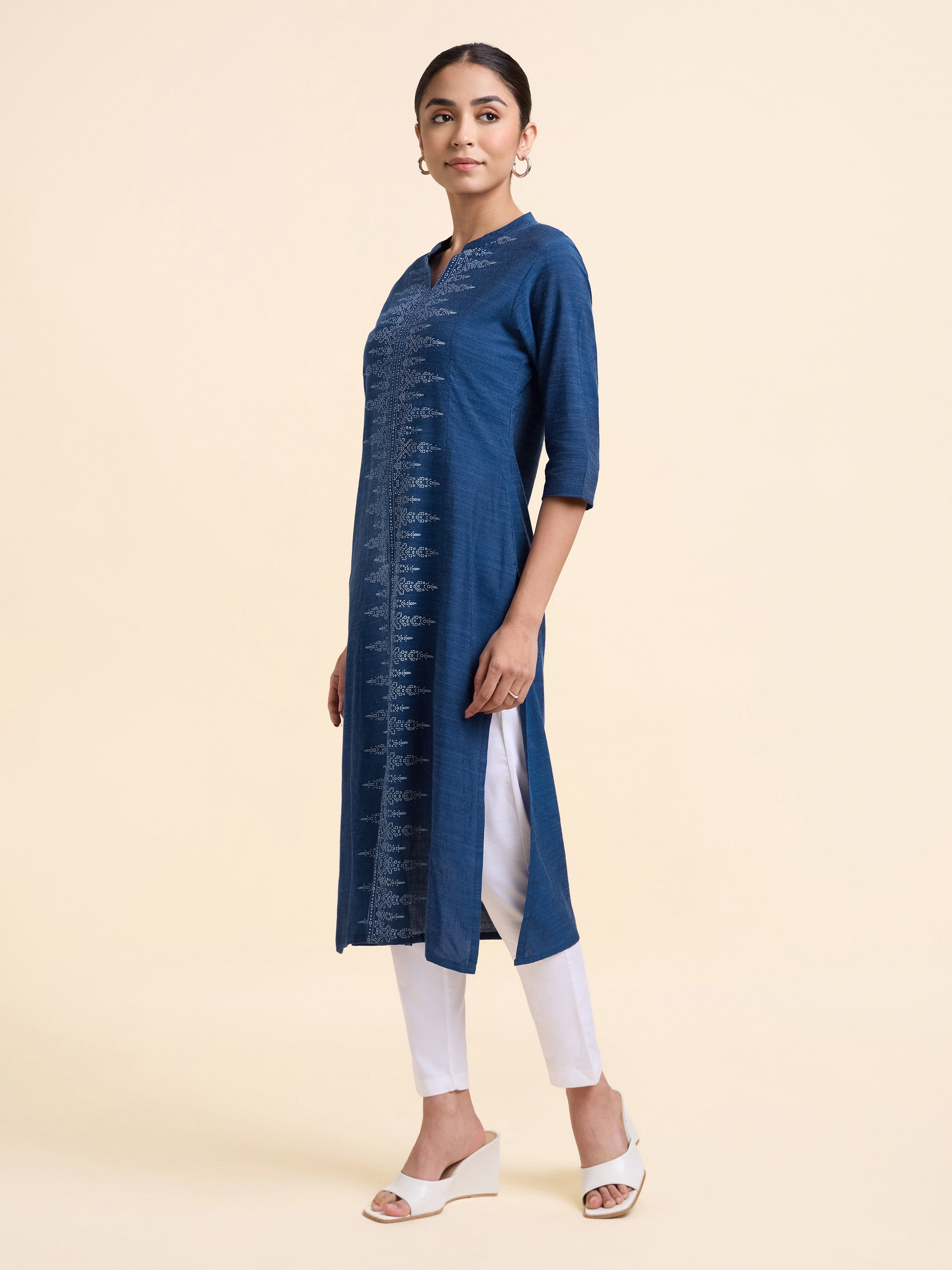 Blue Cotton Viscose Slitted Kurti With Placement Print