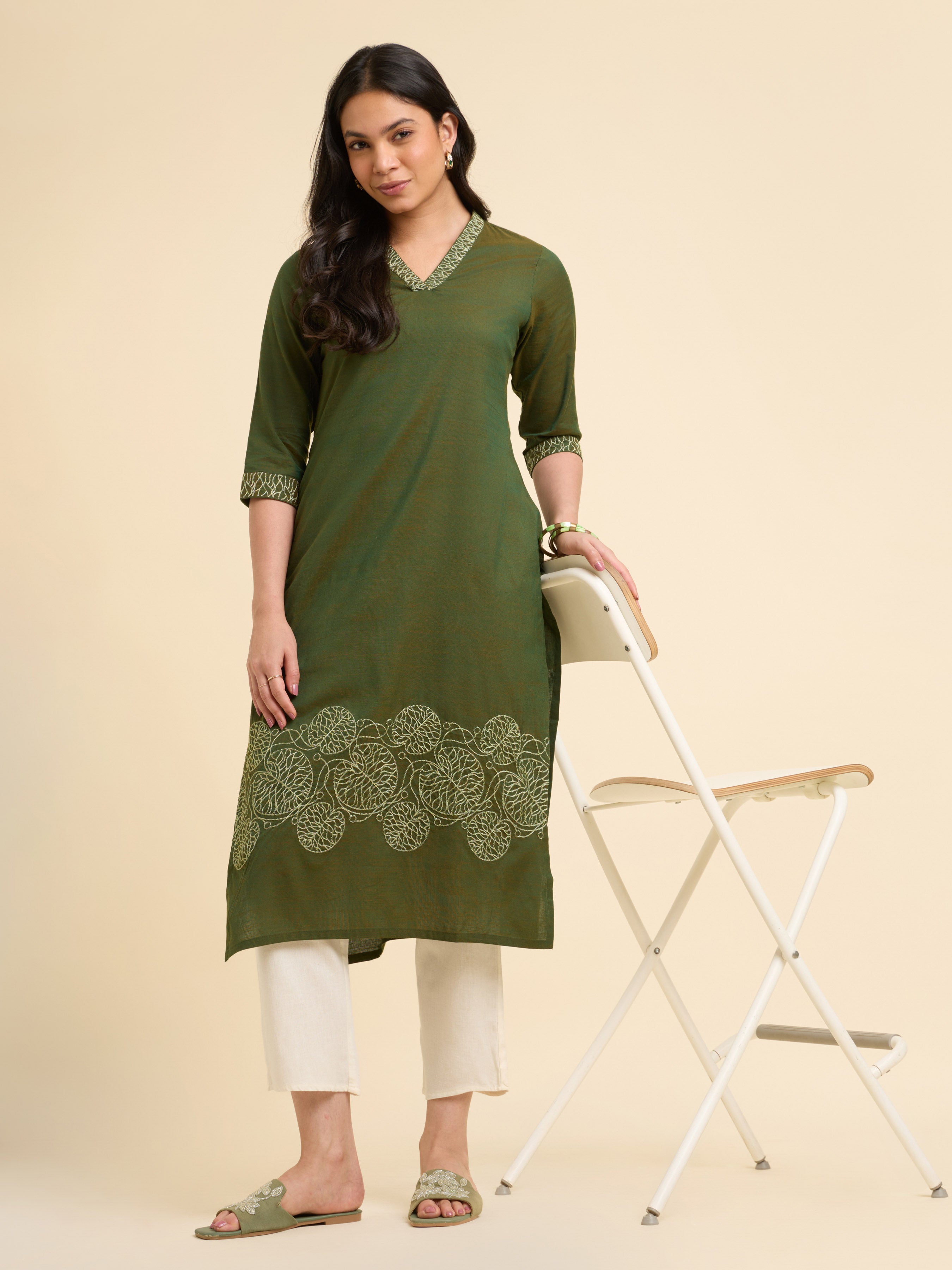 Green Cotton Viscose Slub Plain Slitted Kurti With Embroidery