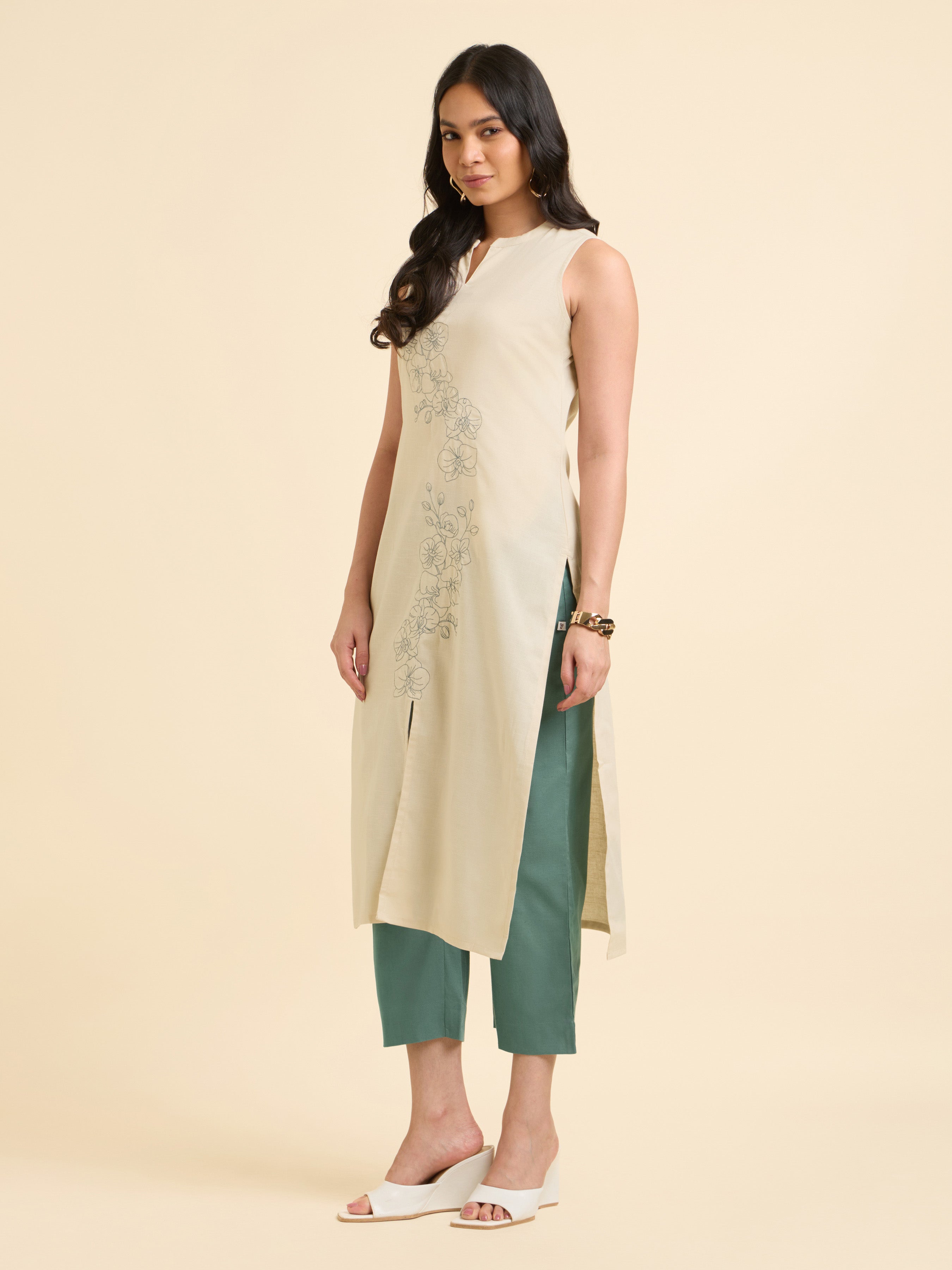 Ivory Cotton Flax Slub Plain Slit Kurti Set With Embroidery