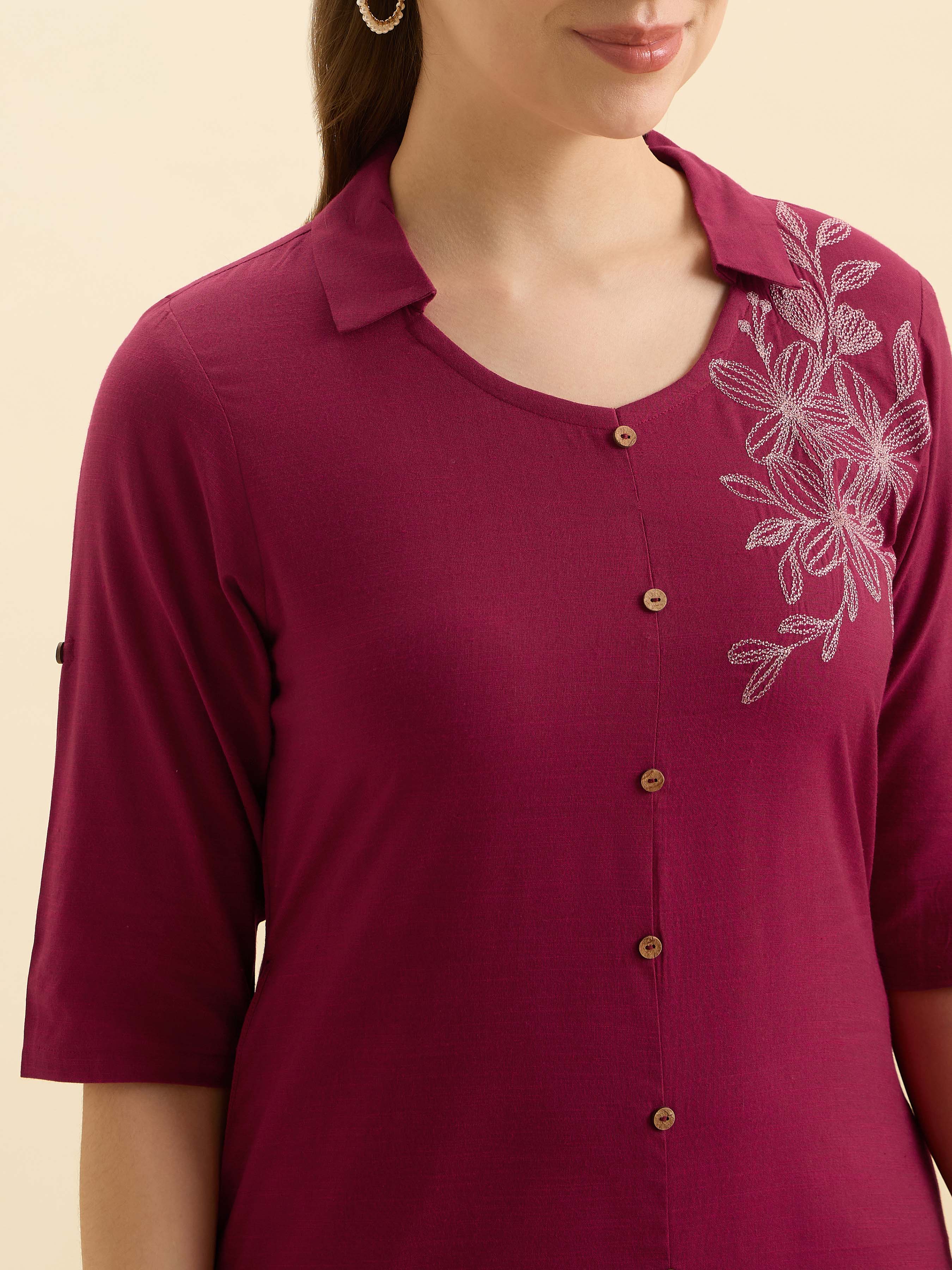 Magenta Cotton Blend Plain Slited Kurti With Embroidery