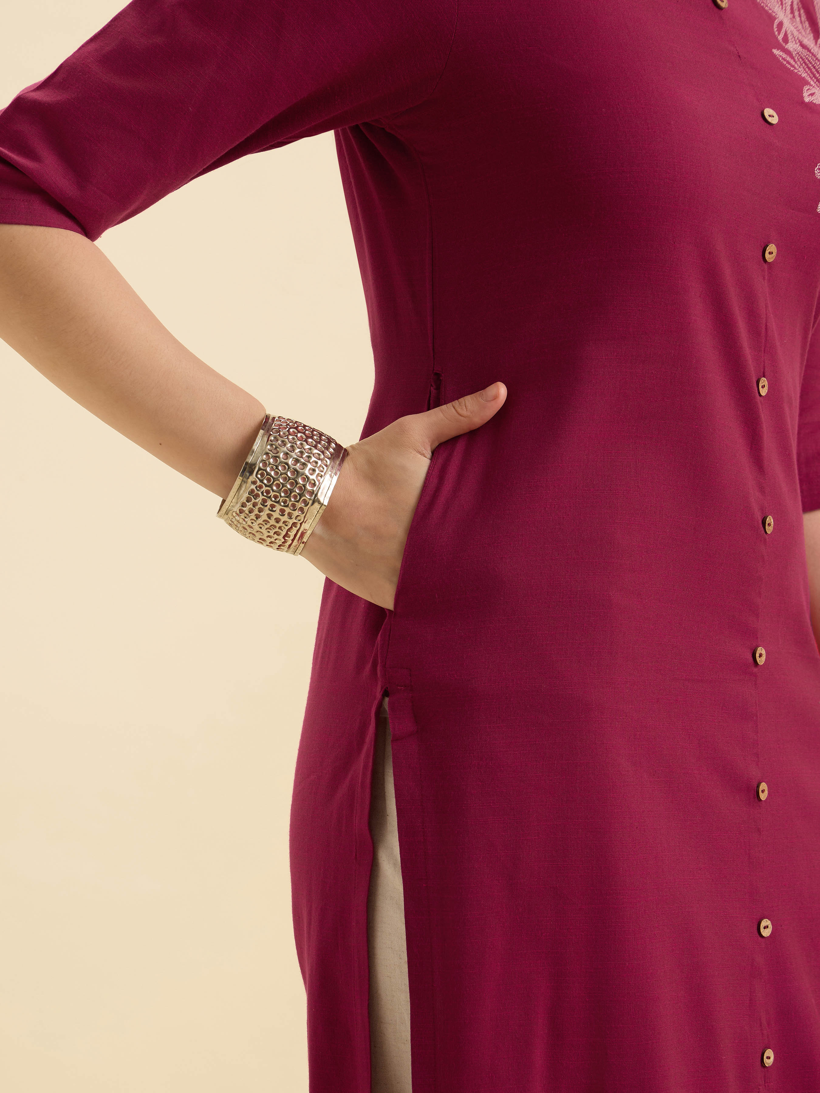 Magenta Cotton Blend Plain Slited Kurti With Embroidery