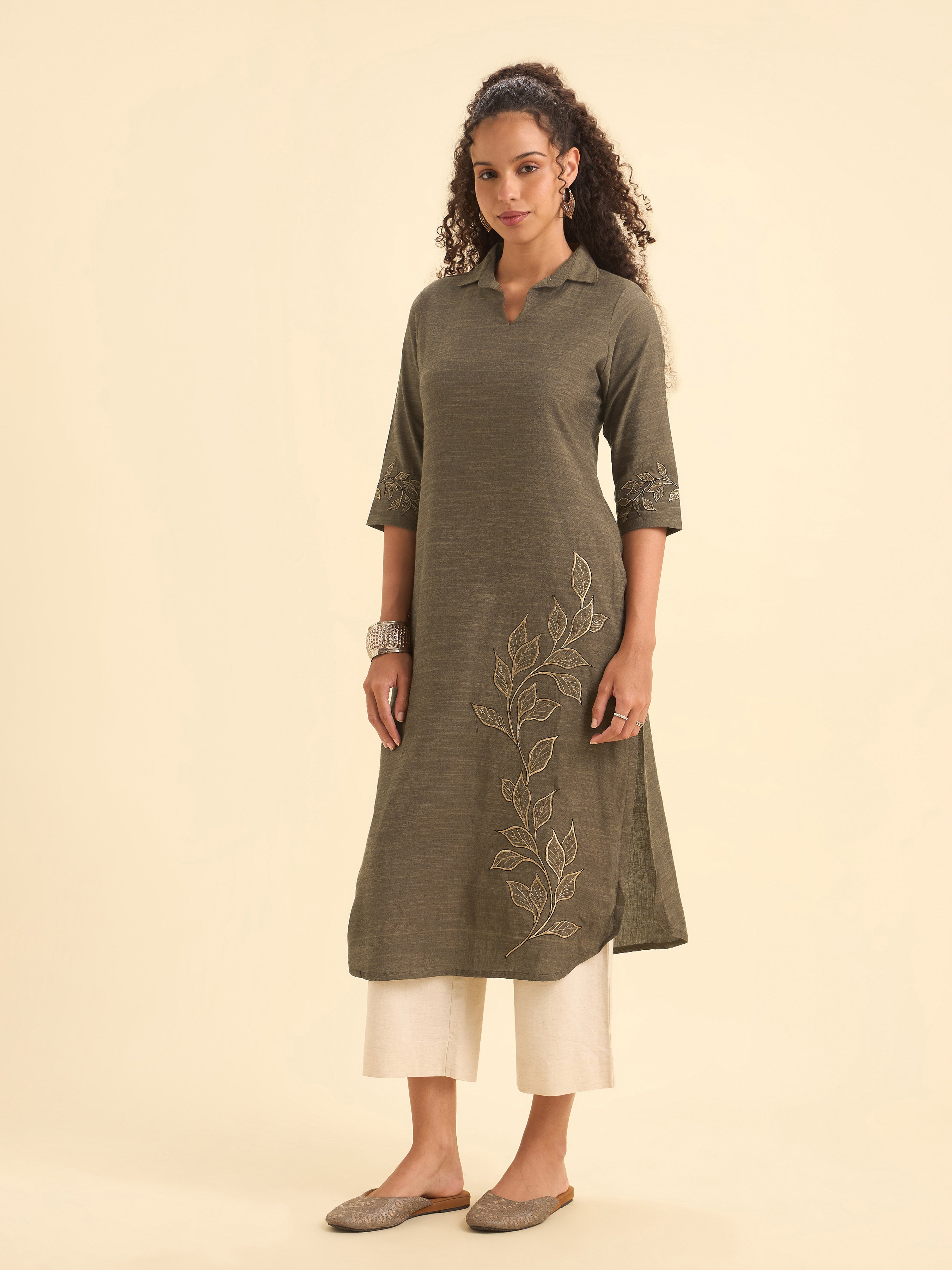 Mud Grey Cotton Viscose Slited Kurti With Embroidery