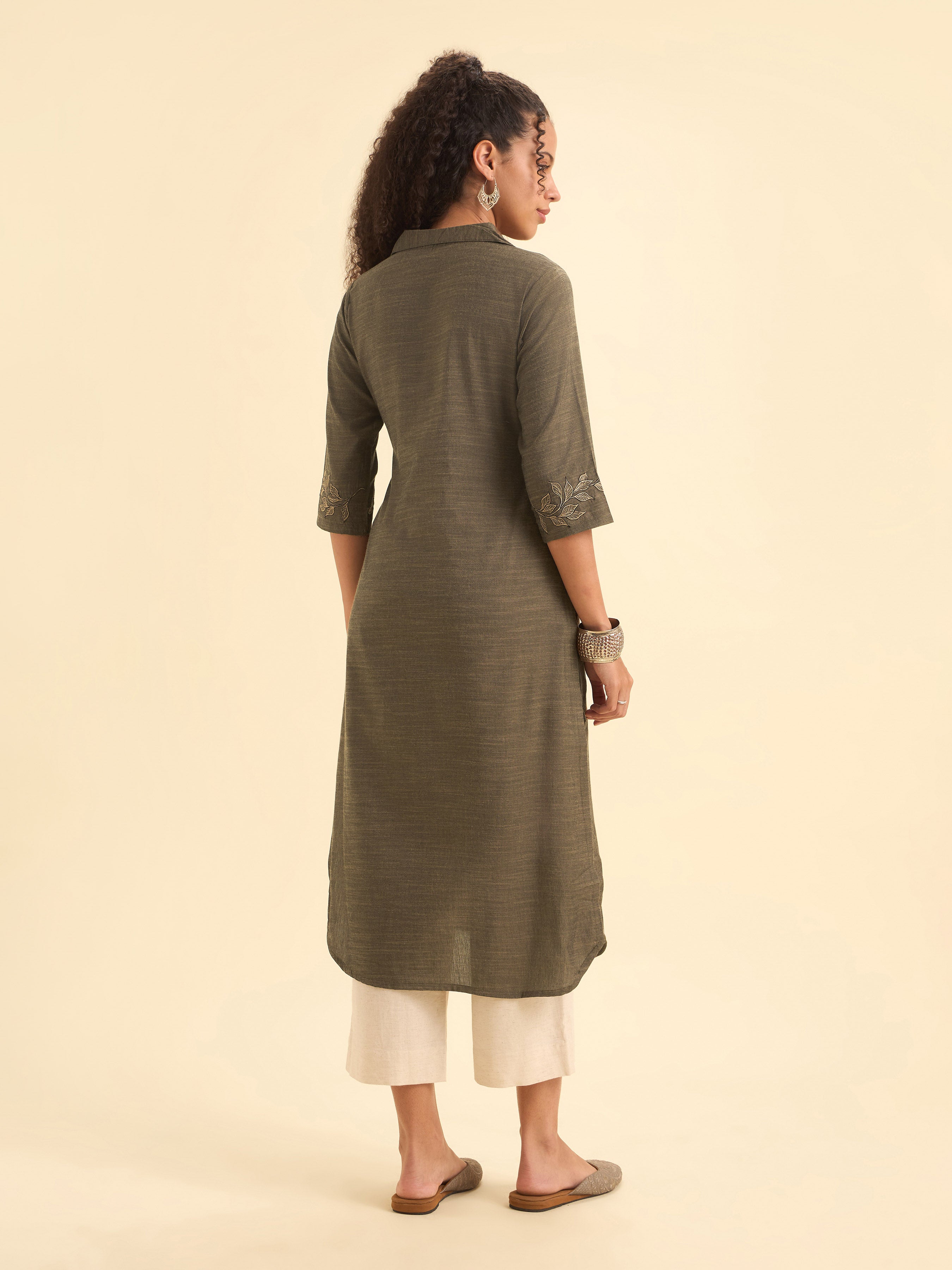 Mud Grey Cotton Viscose Slited Kurti With Embroidery