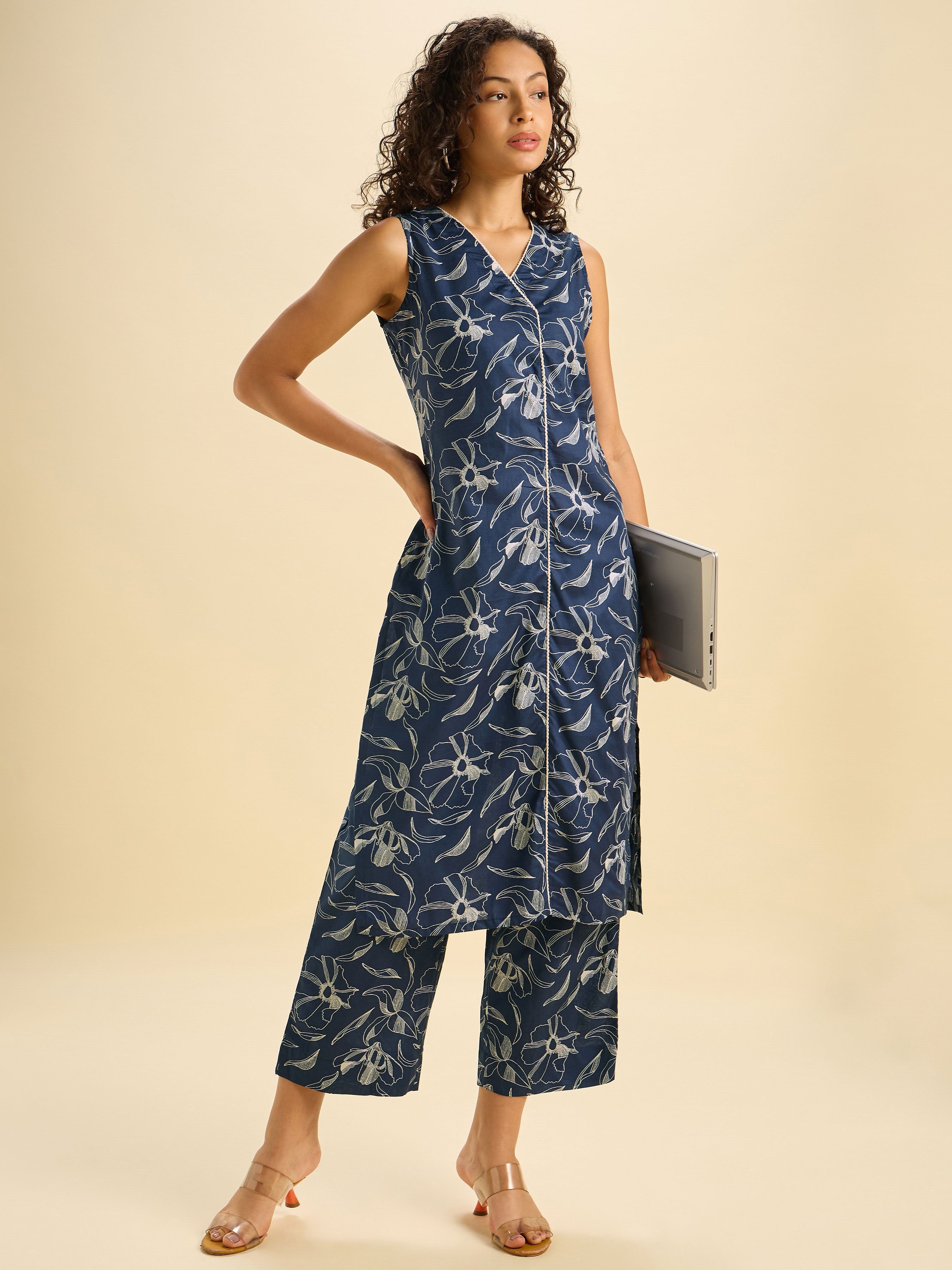 Navy White Cotton Printed Sleeveless Slitted Kurti Set With Lace