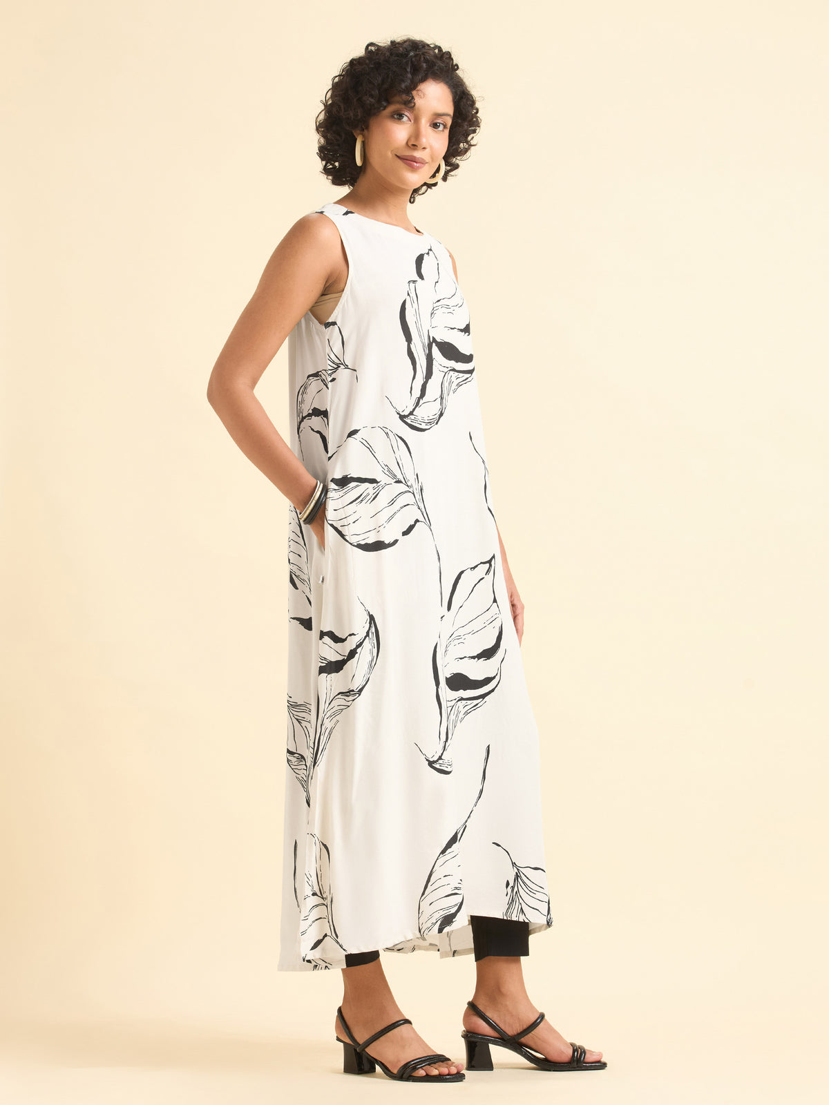 Off White Black Colour Viscose Printed Relaxed Fit Kurti