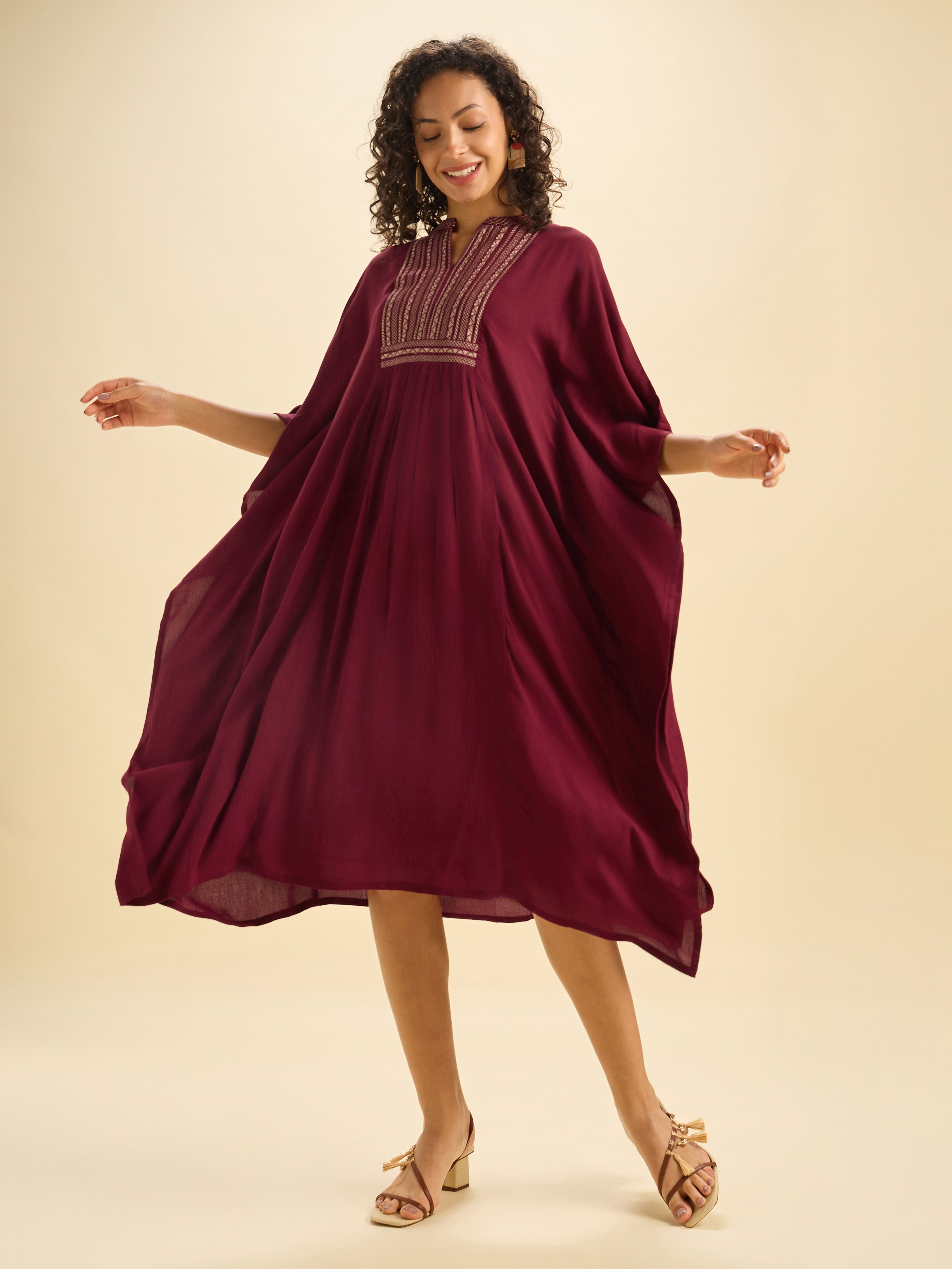 Meroon Wrinkle Viscose Plain Kaftan With Embroidery