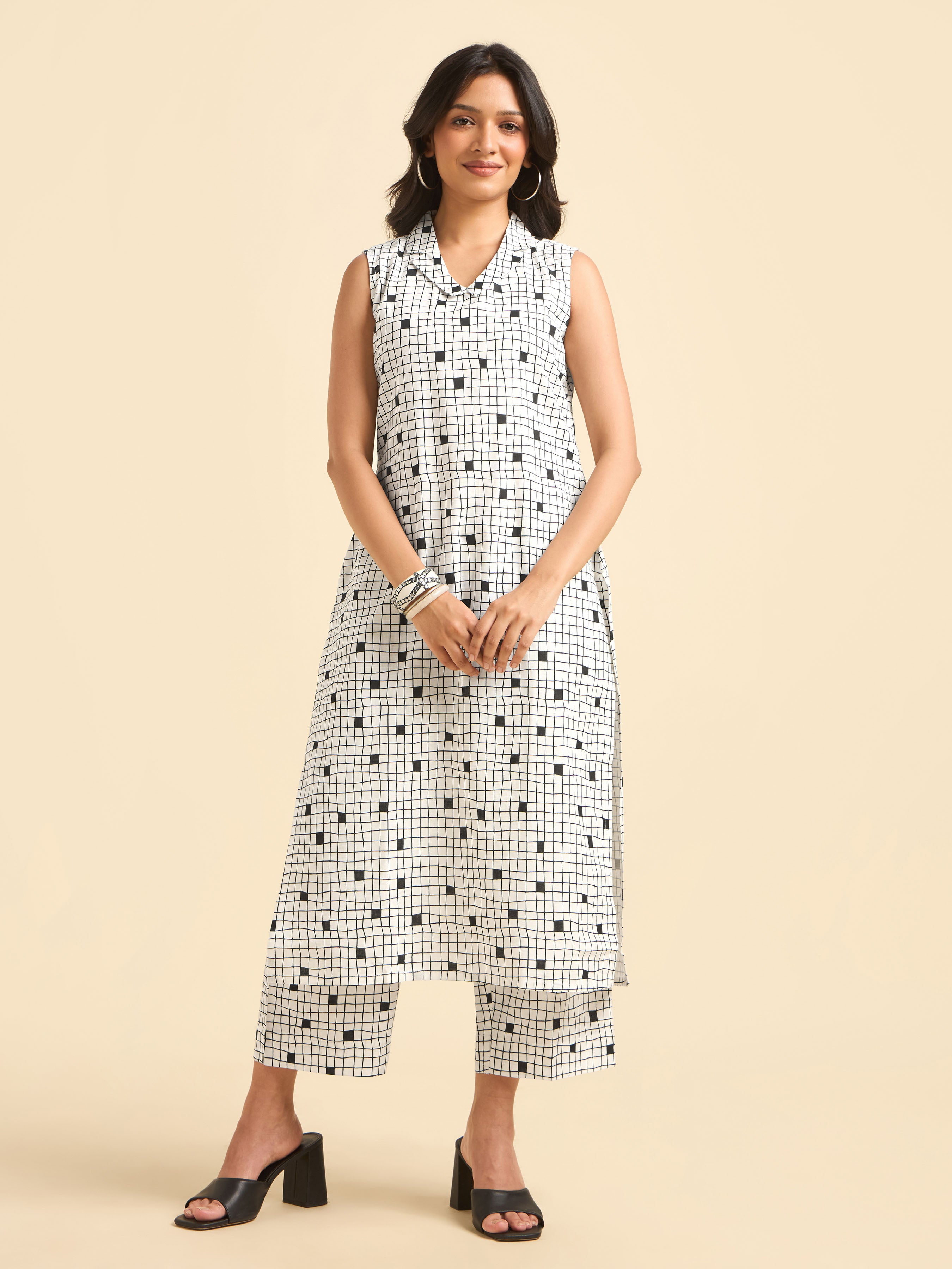 White Black Cotton Flax Slub Printed Kurti Set