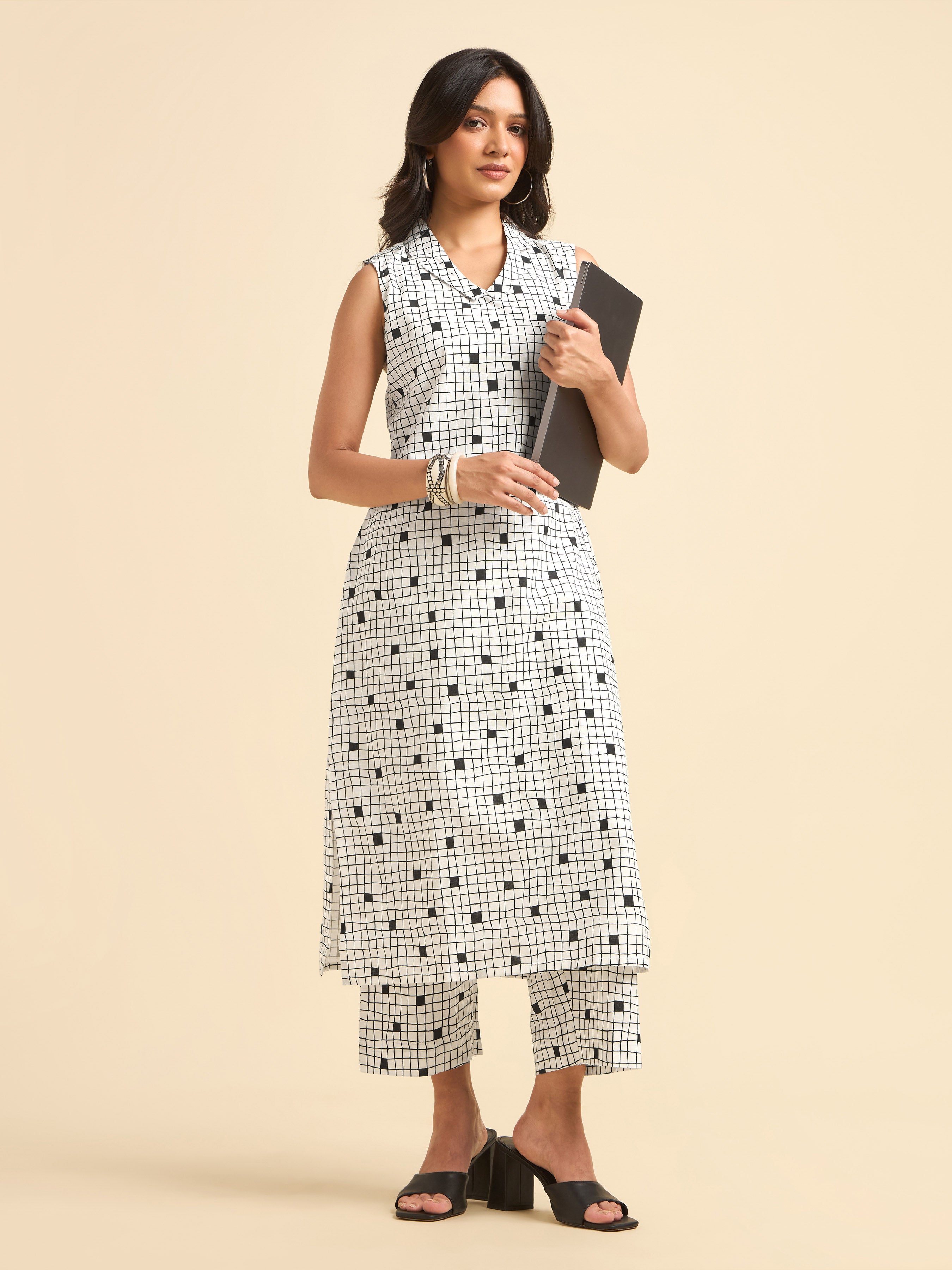 White Black Cotton Flax Slub Printed Kurti Set