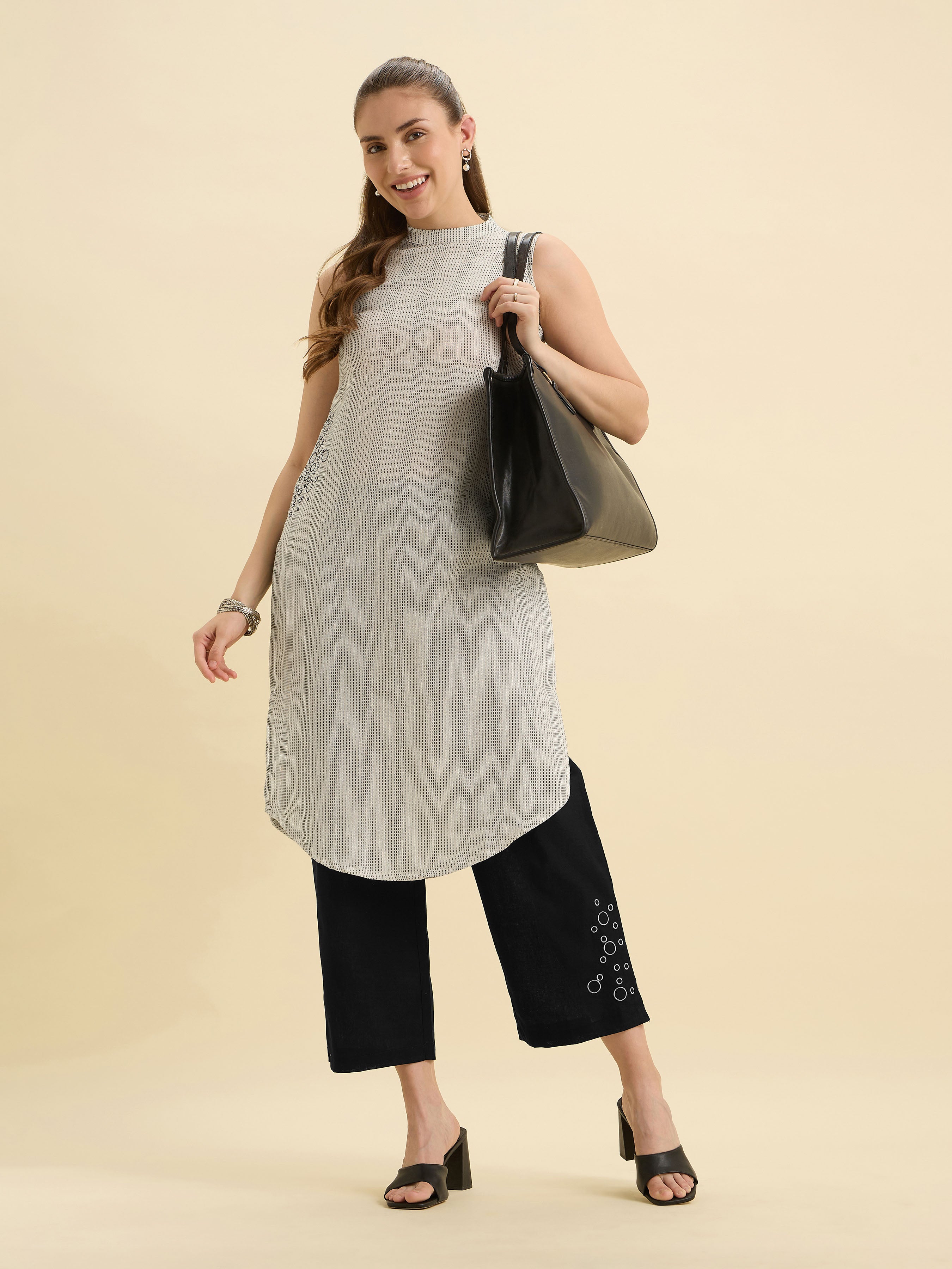 White Colour Cotton Flax Plain Slitted Sleeveless Kurti Set With Embroidery