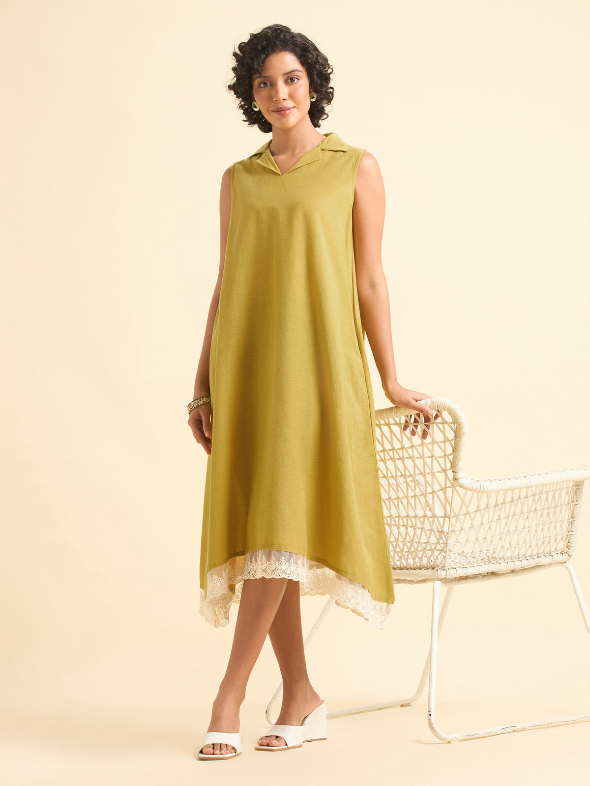 Yellow Cotton Flax Plain Relaxed Fit Kurti With Lace