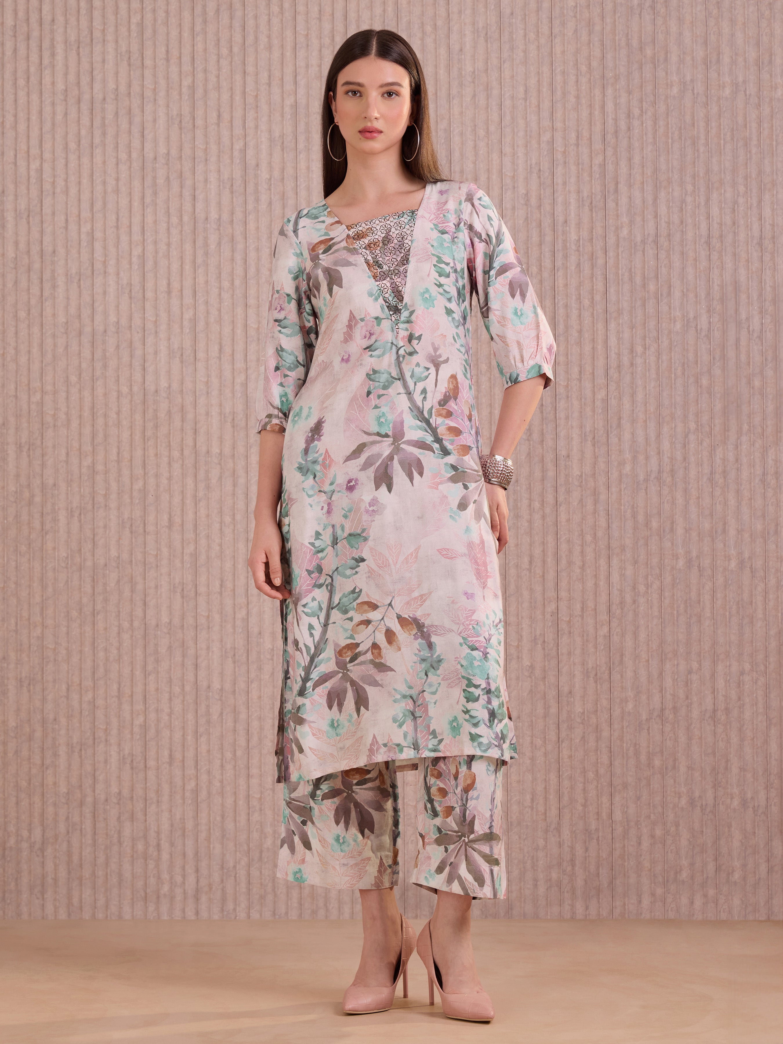Pink Viscose Blend Floral Printed Kurti Set With Embroidery